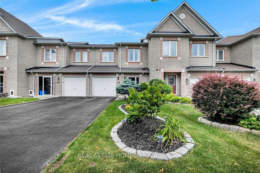 19 Bilbrough Street, Aurora, ON L4G 7W3