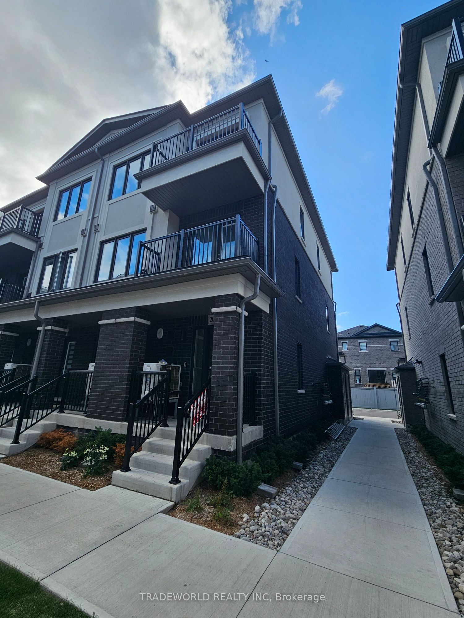 202 Matawin Lane, Richmond Hill, ON L4B 0H7