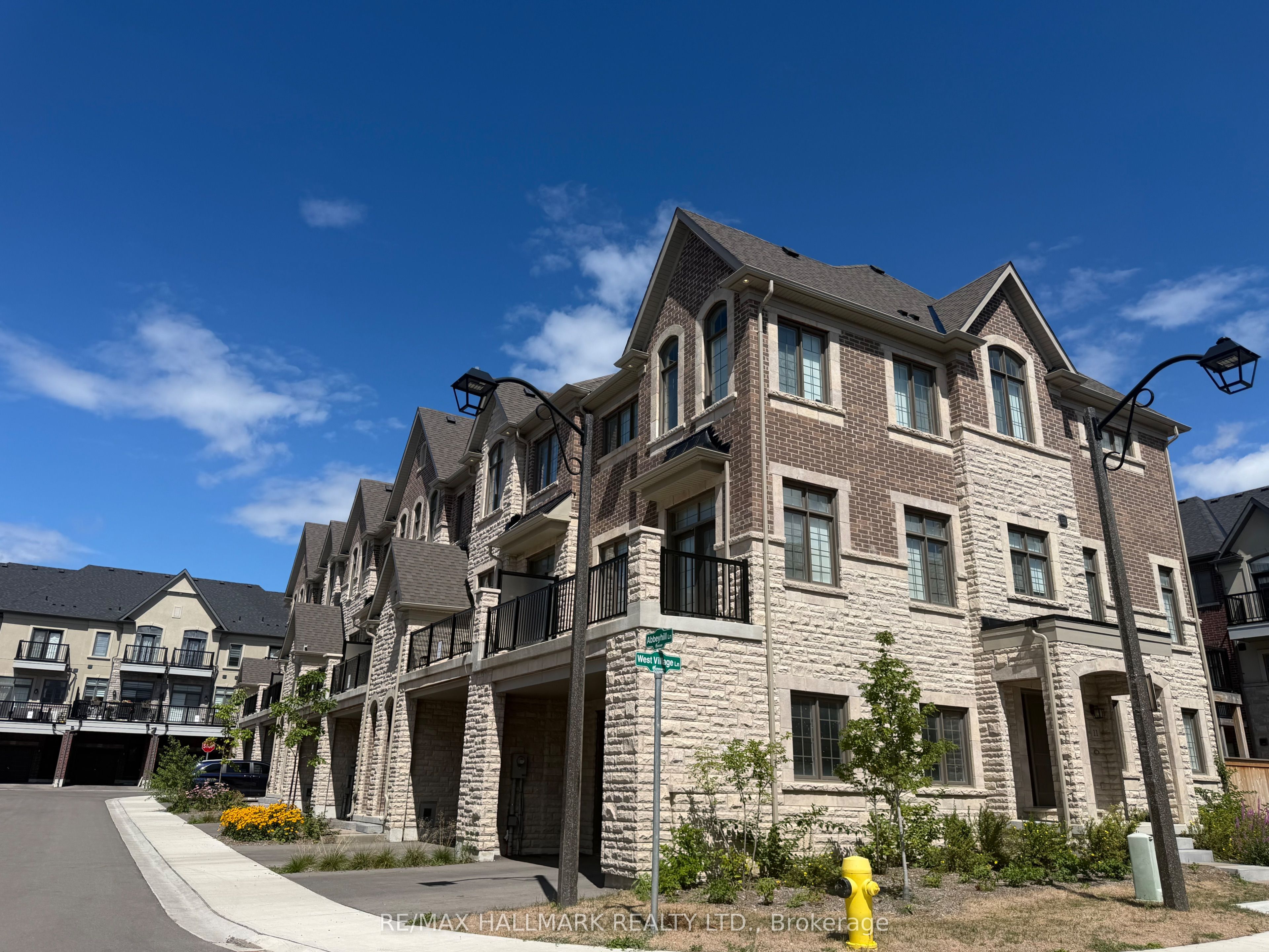 11 Abbey Hill Lane, Markham, ON L6C 3L5 photo 2