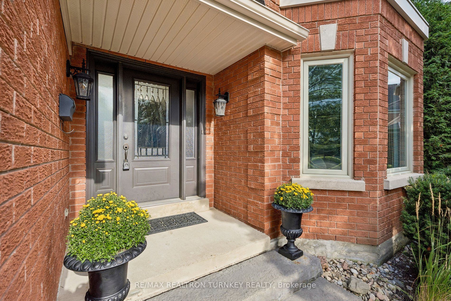 1004 Portminster Court, Newmarket, ON L3X 1L9 photo 4