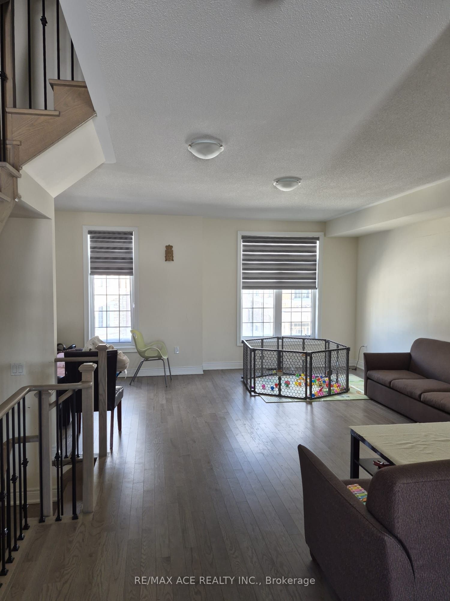 32 Andress Way, Markham, ON L3S 0E9 photo 2