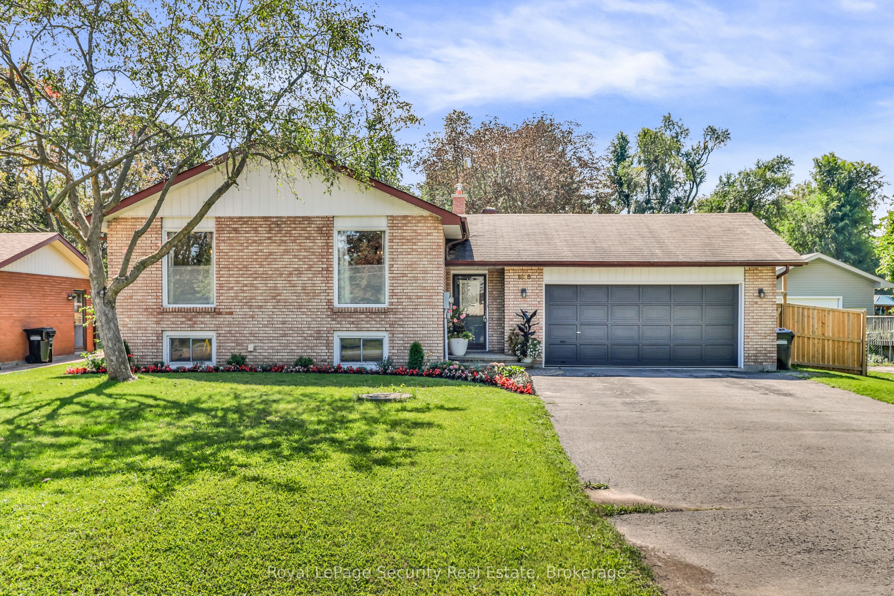 1045 Lebanon Drive, Innisfil, ON L9S 2B7 photo 2