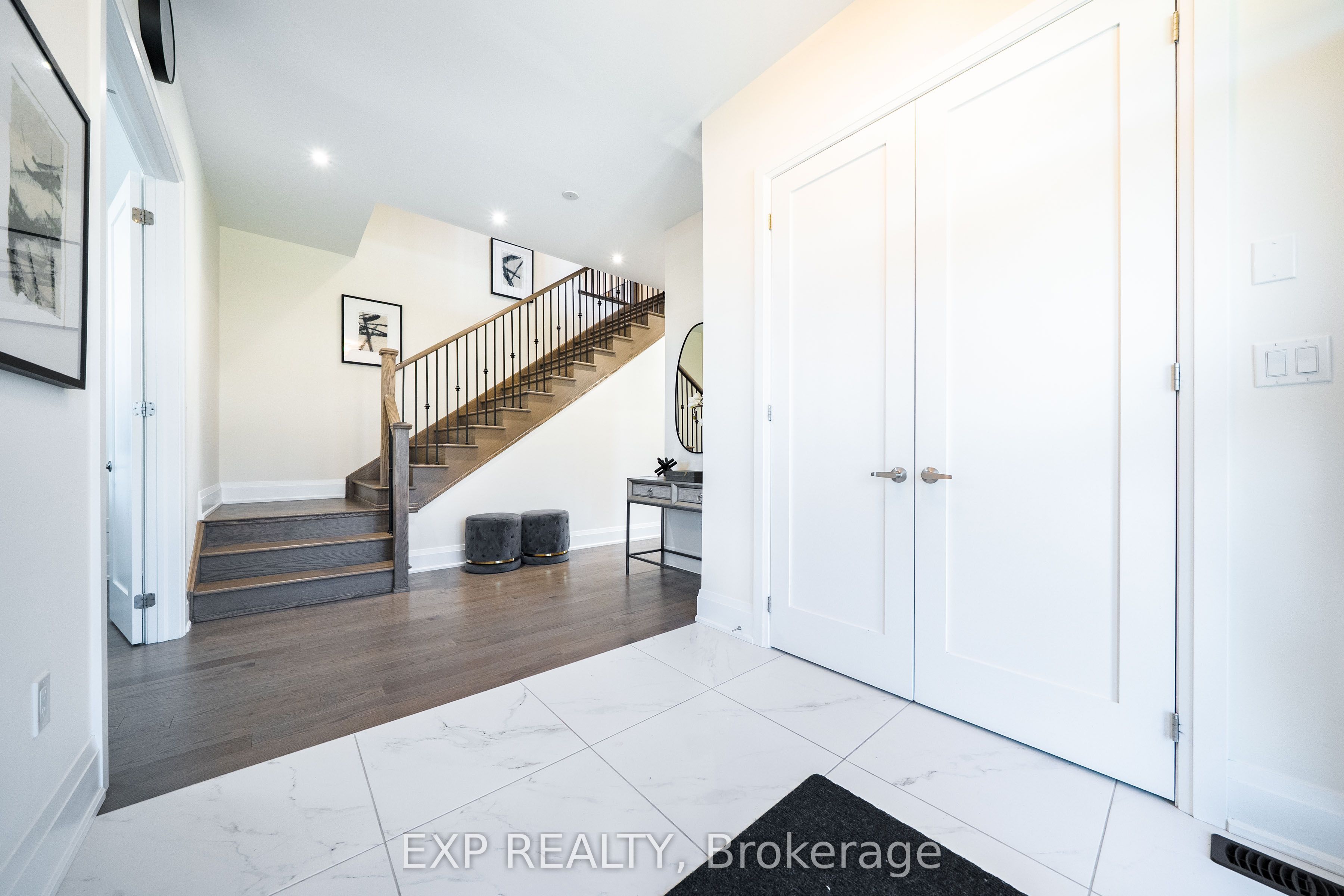 38 Bud Leggett Crescent, Georgina, ON L4P 0T1 photo 5