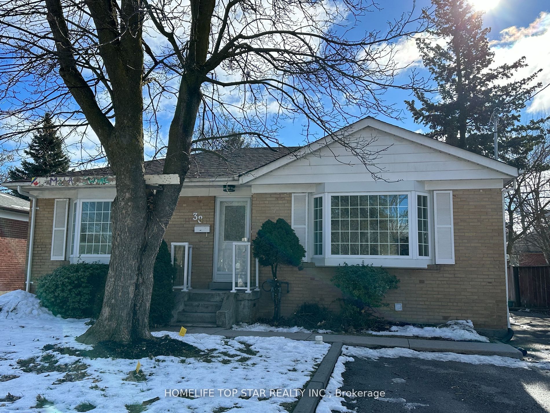 38 Cartier Crescent Main Floor, Richmond Hill, ON L4C 2N2