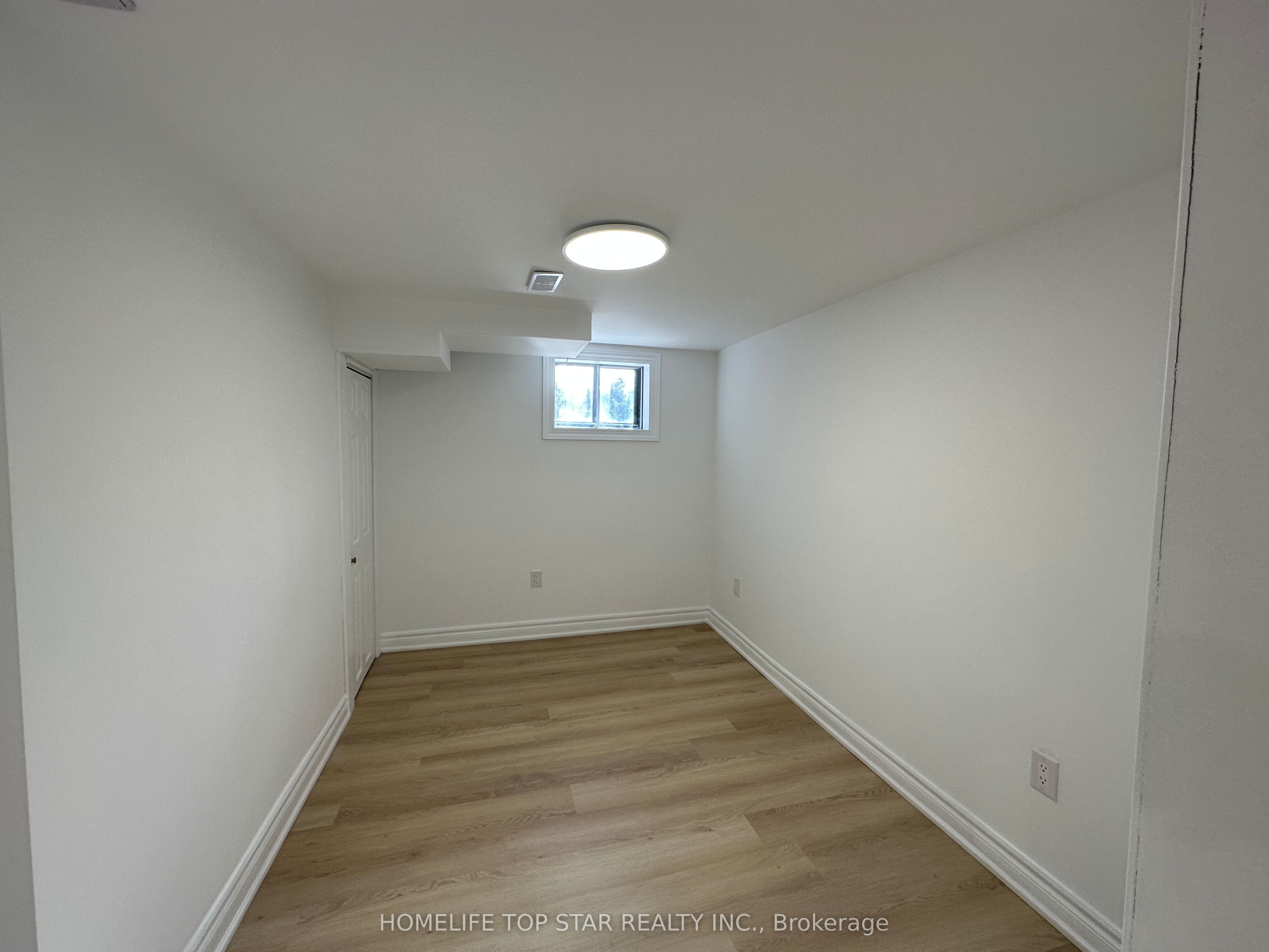 38 Cartier Crescent Basement, Richmond Hill, ON L4C 2N2 photo 3