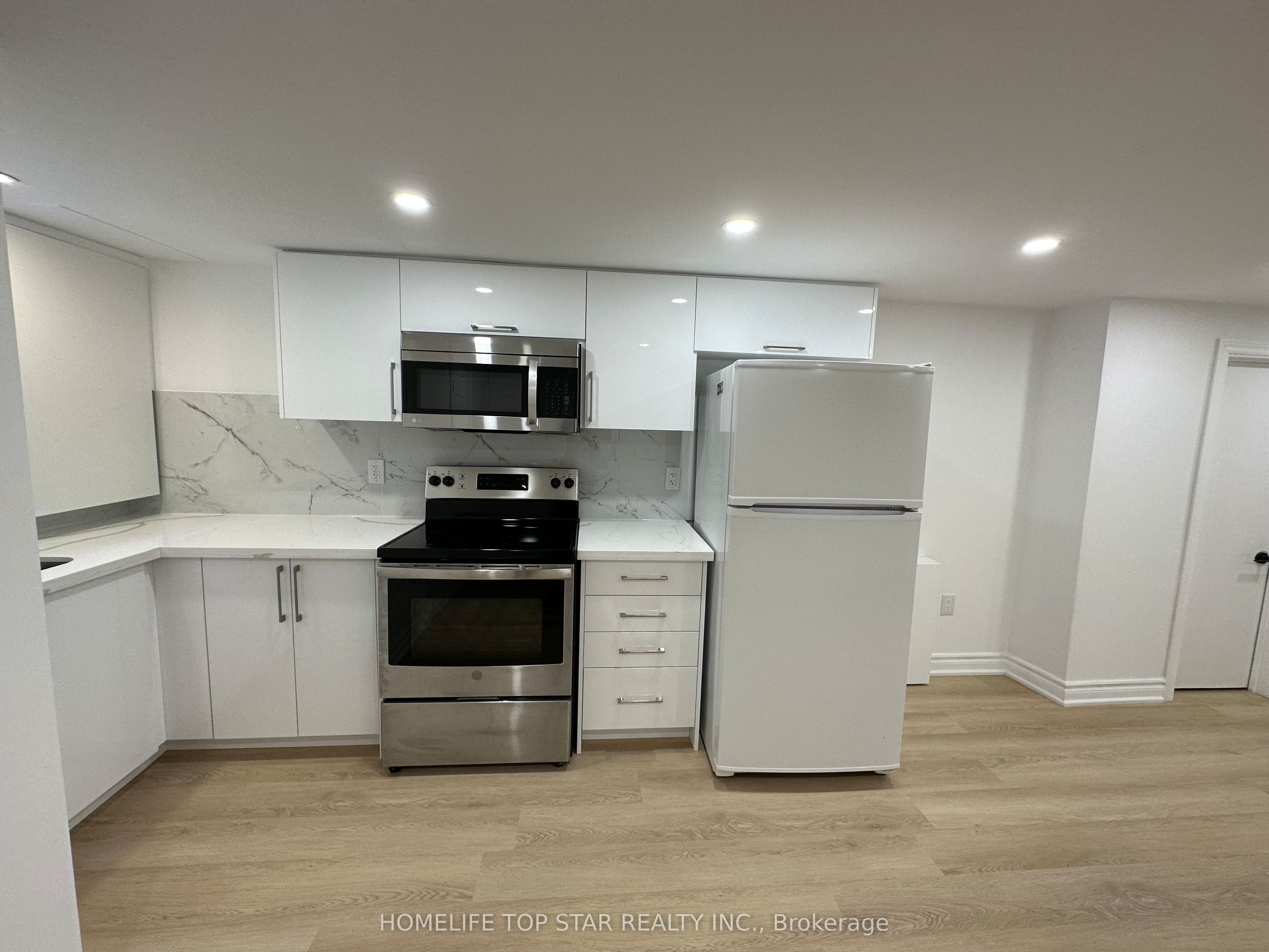38 Cartier Crescent Basement, Richmond Hill, ON L4C 2N2 photo 4