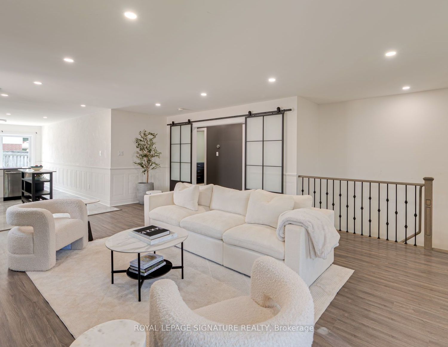 1085 Kensington Street, Innisfil, ON L9S 1T7