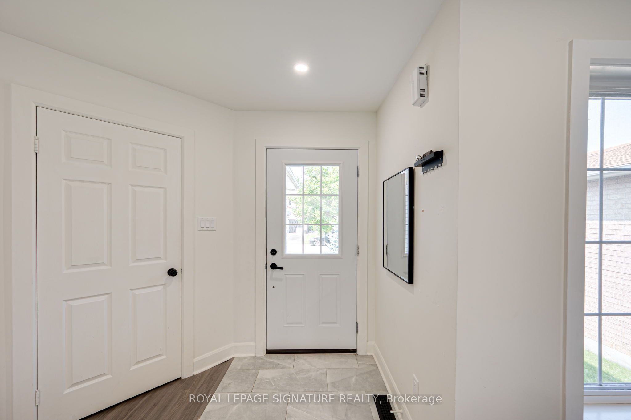 1085 Kensington Street, Innisfil, ON L9S 1T7 photo 4