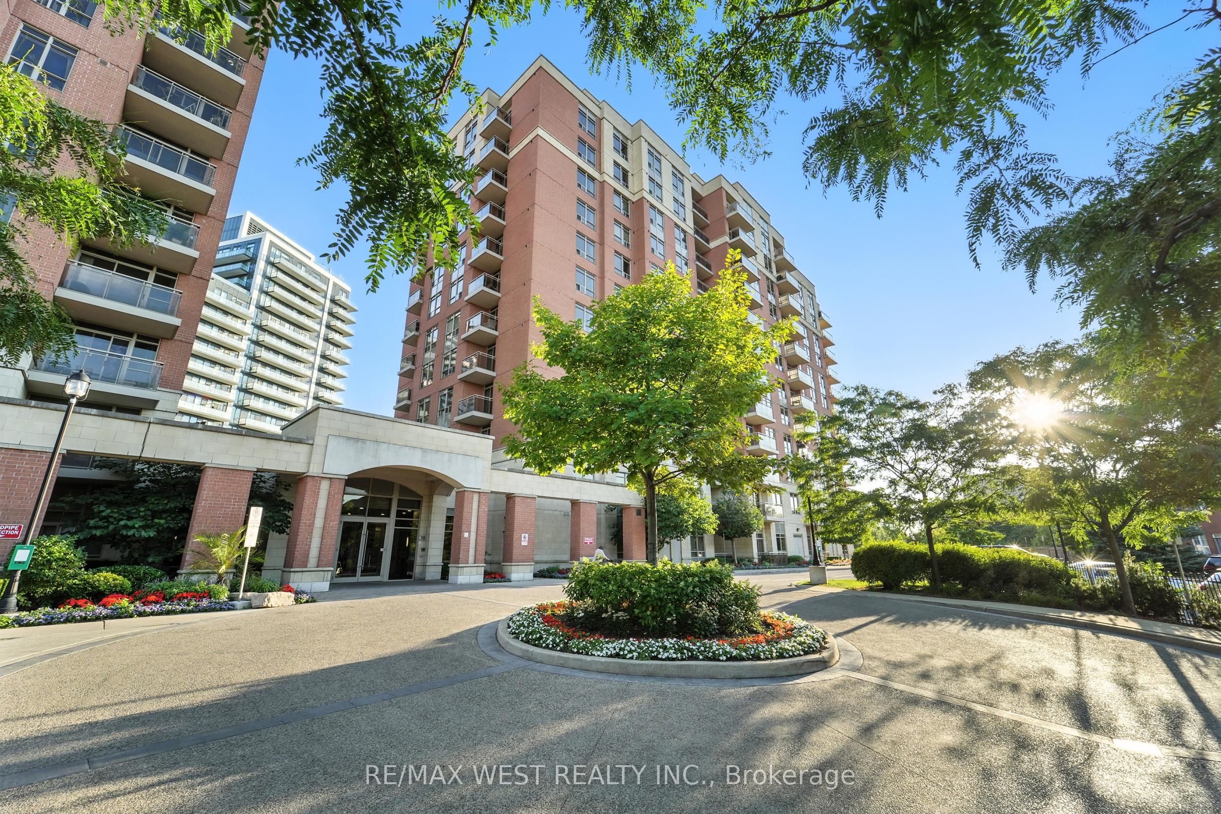 75 King William Crescent PH2, Richmond Hill, ON L4B 0C1