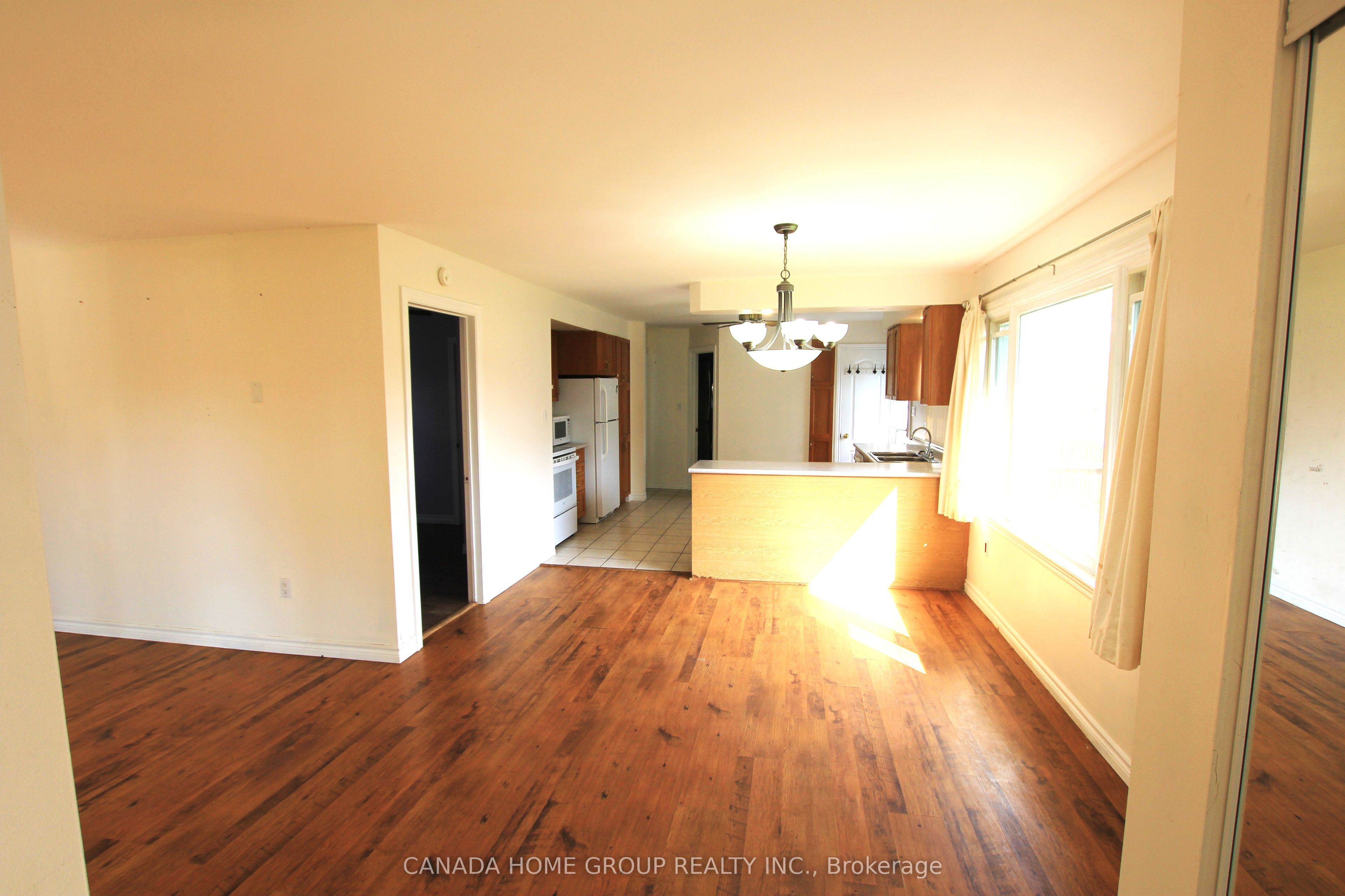 931 Goldie Street, Innisfil, ON L0L 1C0 photo 3