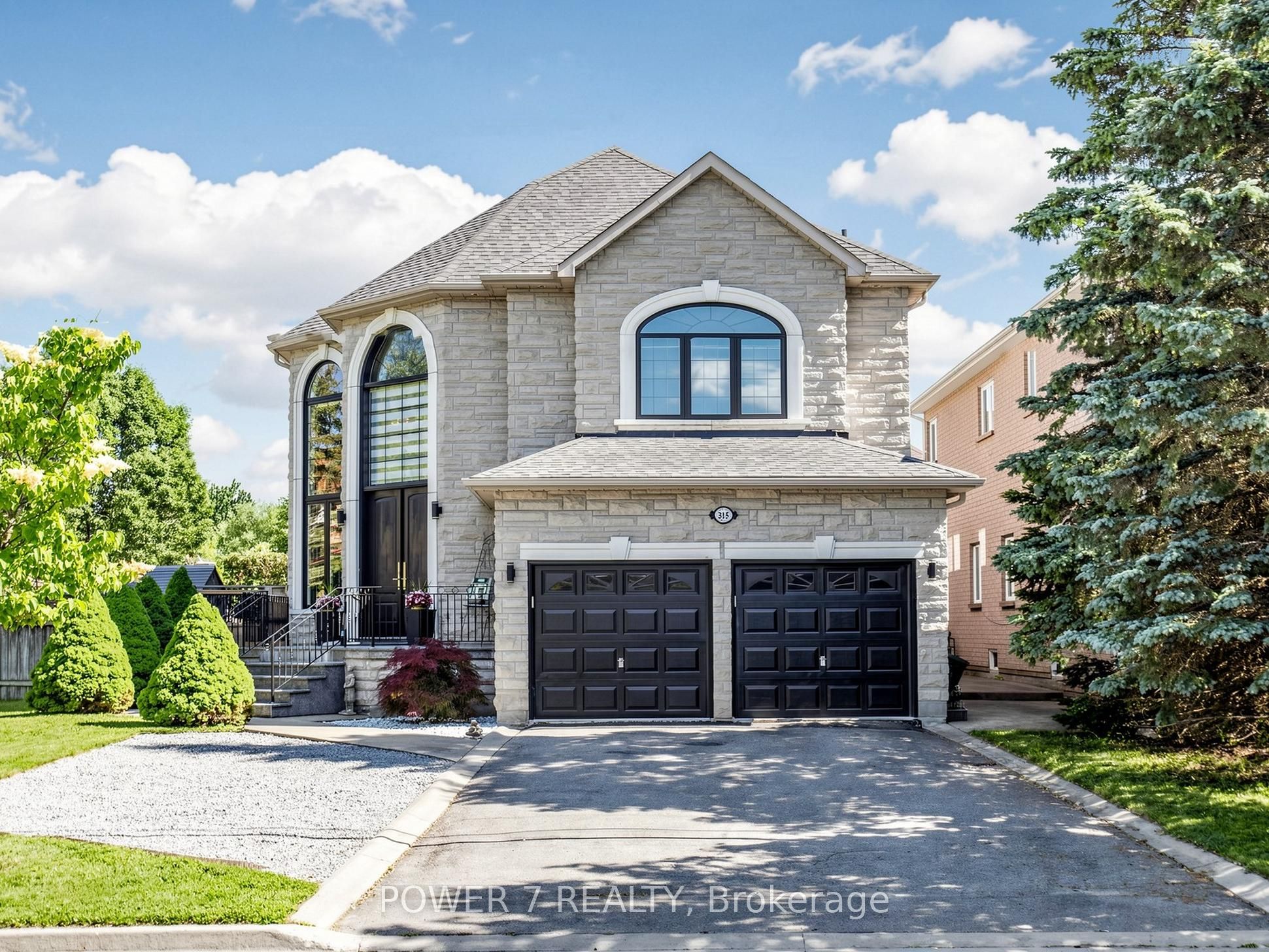 315 North Lake Road, Richmond Hill, ON L4E 3A2 photo 3