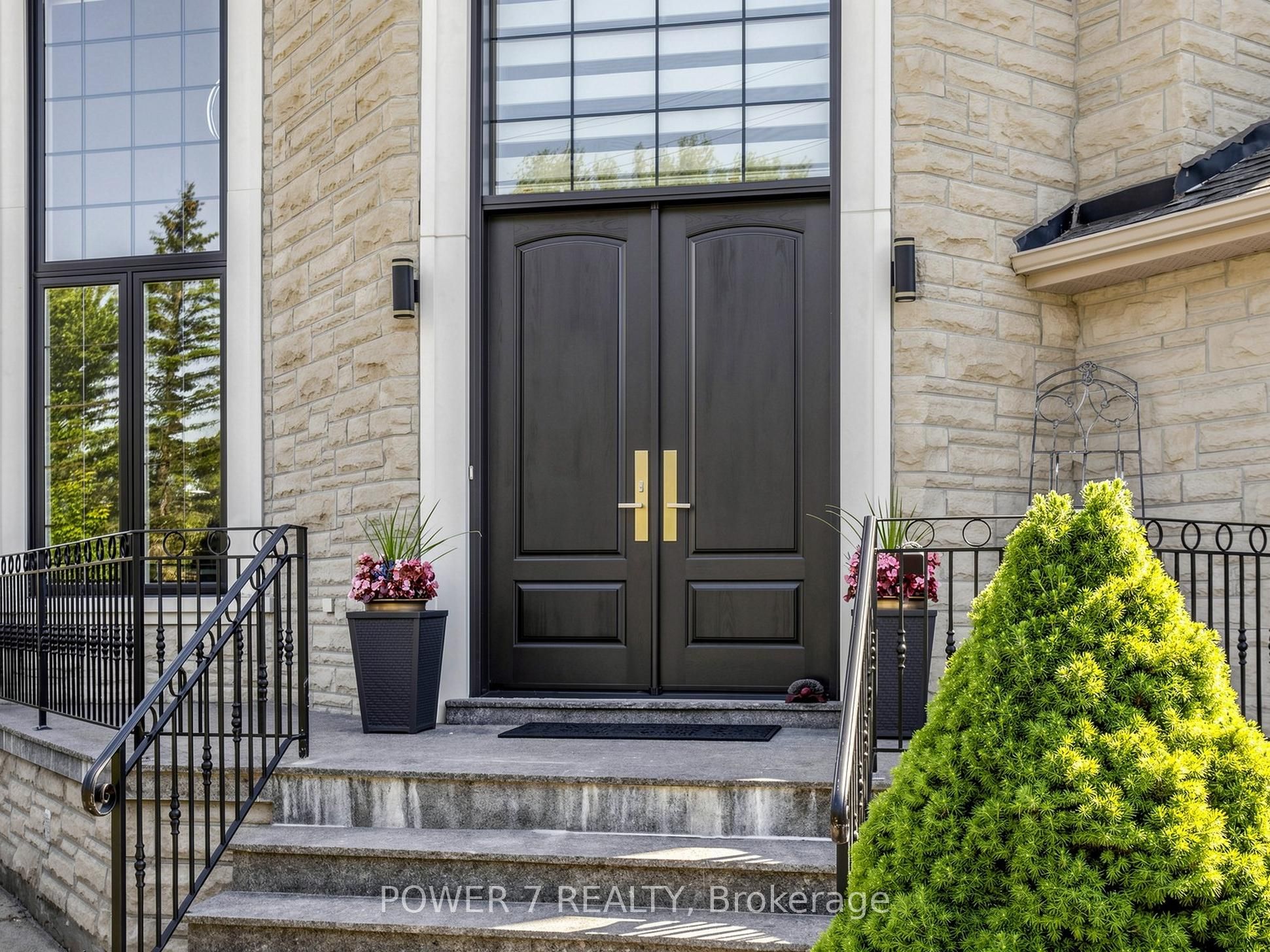 315 North Lake Road, Richmond Hill, ON L4E 3A2 photo 4