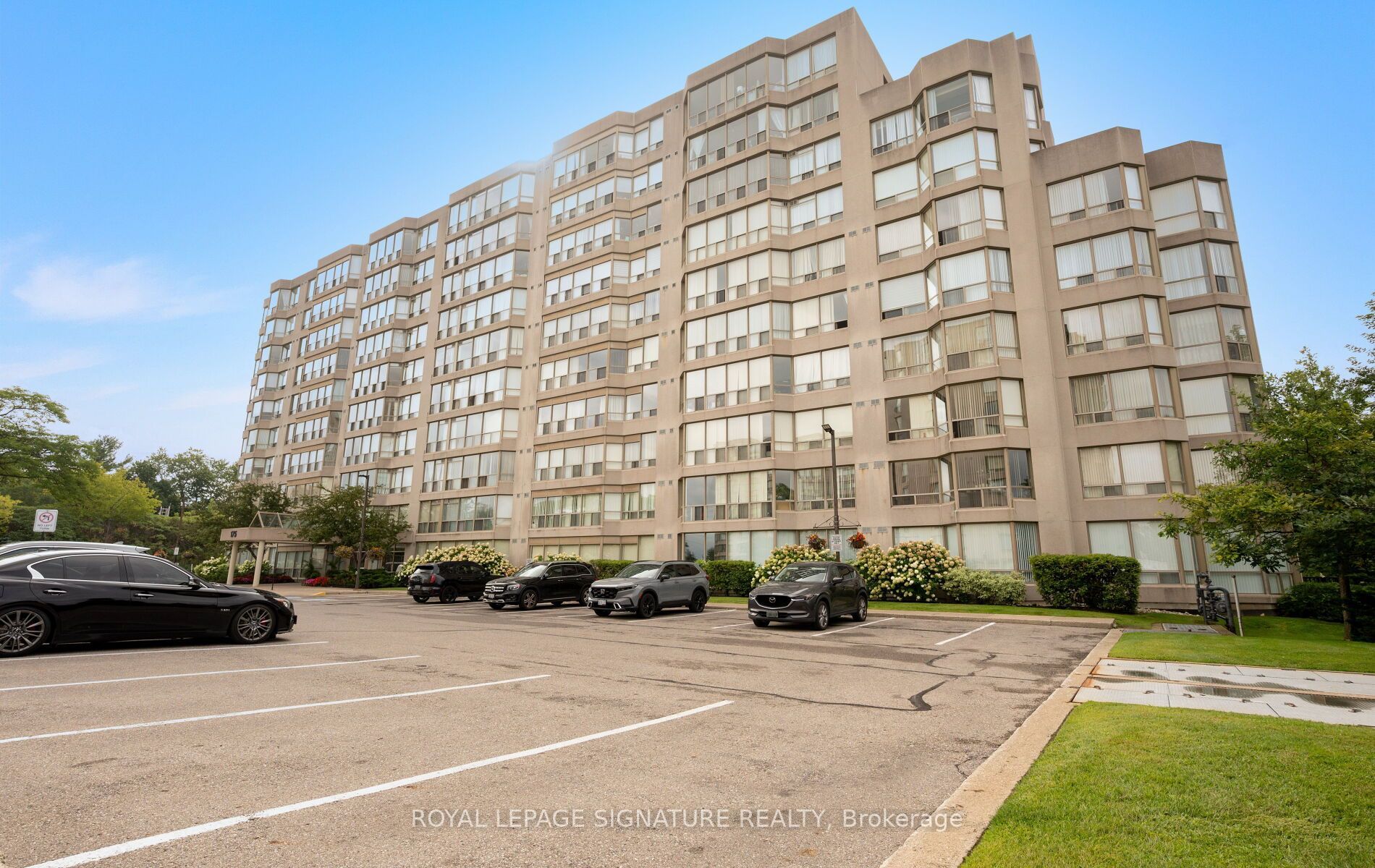 175 Cedar Avenue 202, Richmond Hill, ON L4C 9V3 photo 2