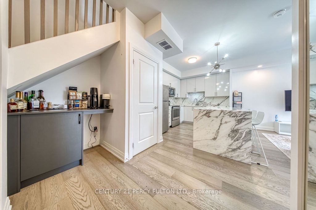5289 Highway 7 D-803, Vaughan, ON L4L 0J1 photo 4