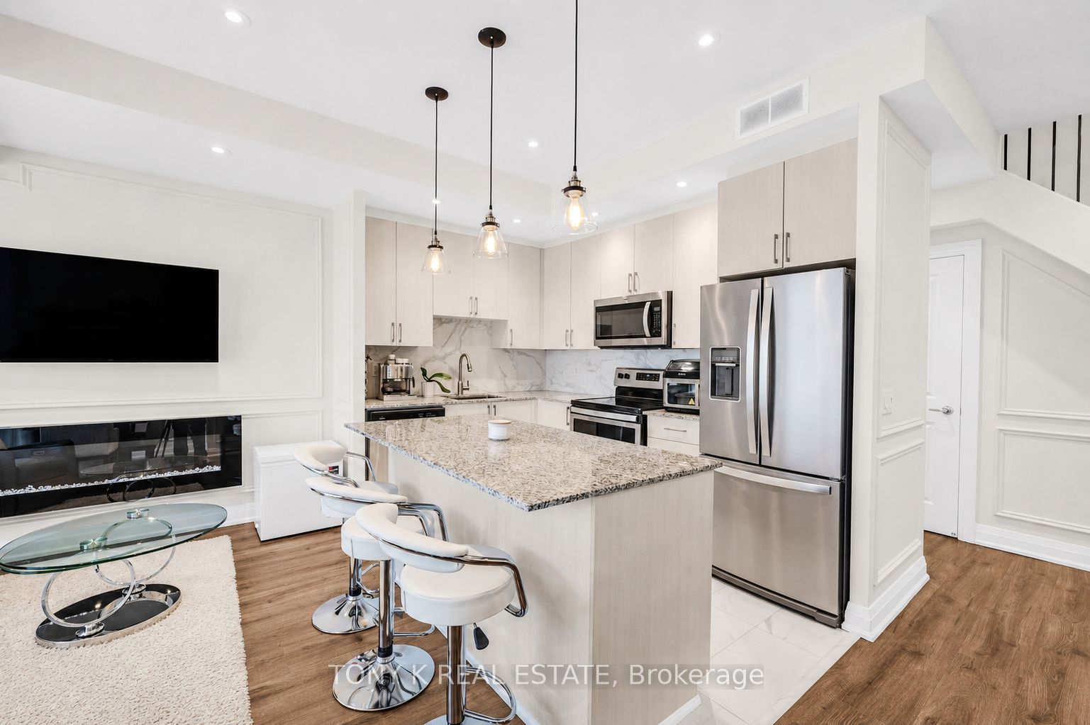 5309 Highway 7 A203, Vaughan, ON L4L 0J1 photo 2