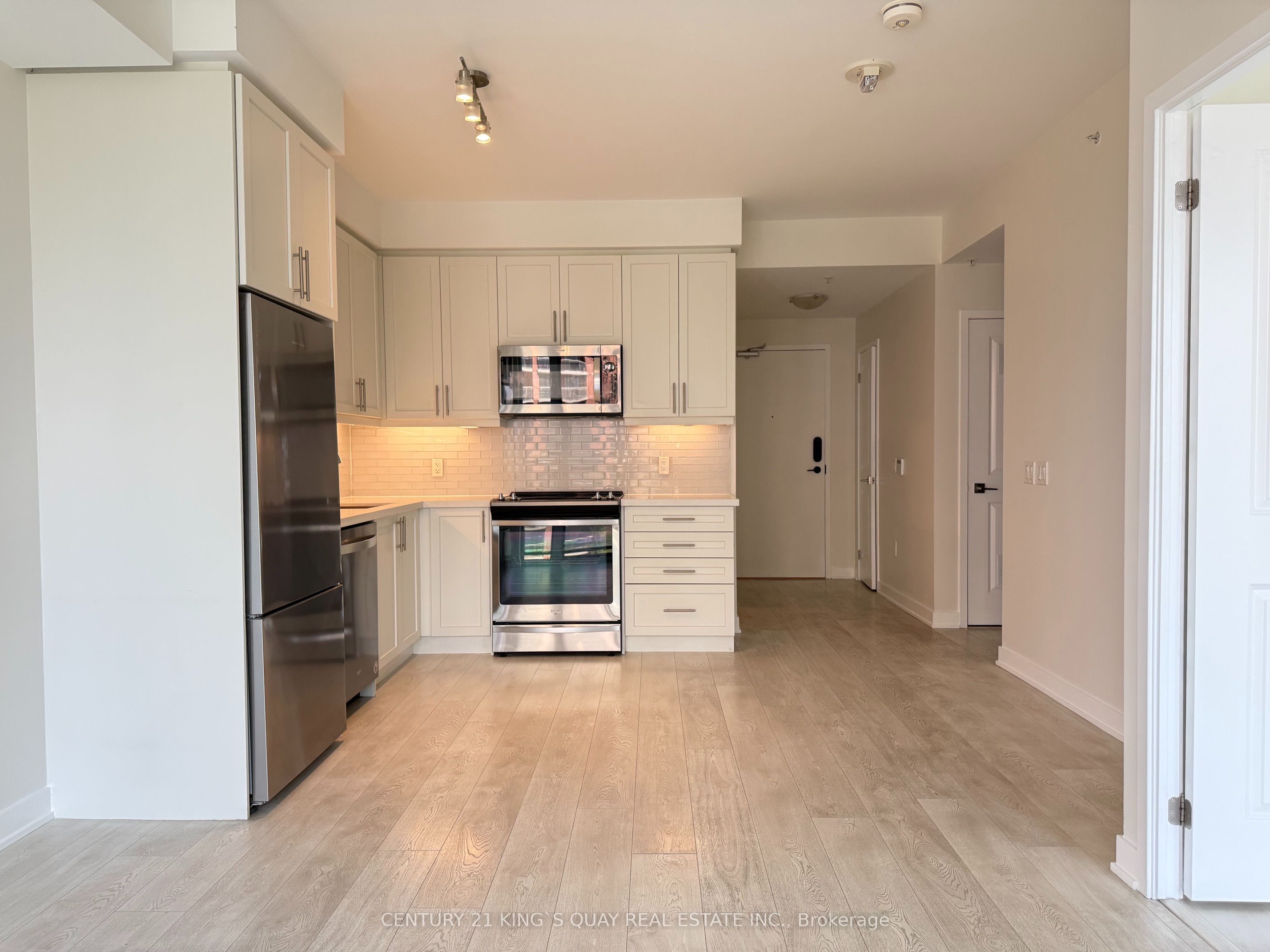 85 Oneida Crescent 704, Richmond Hill, ON L4B 0H4 photo 3