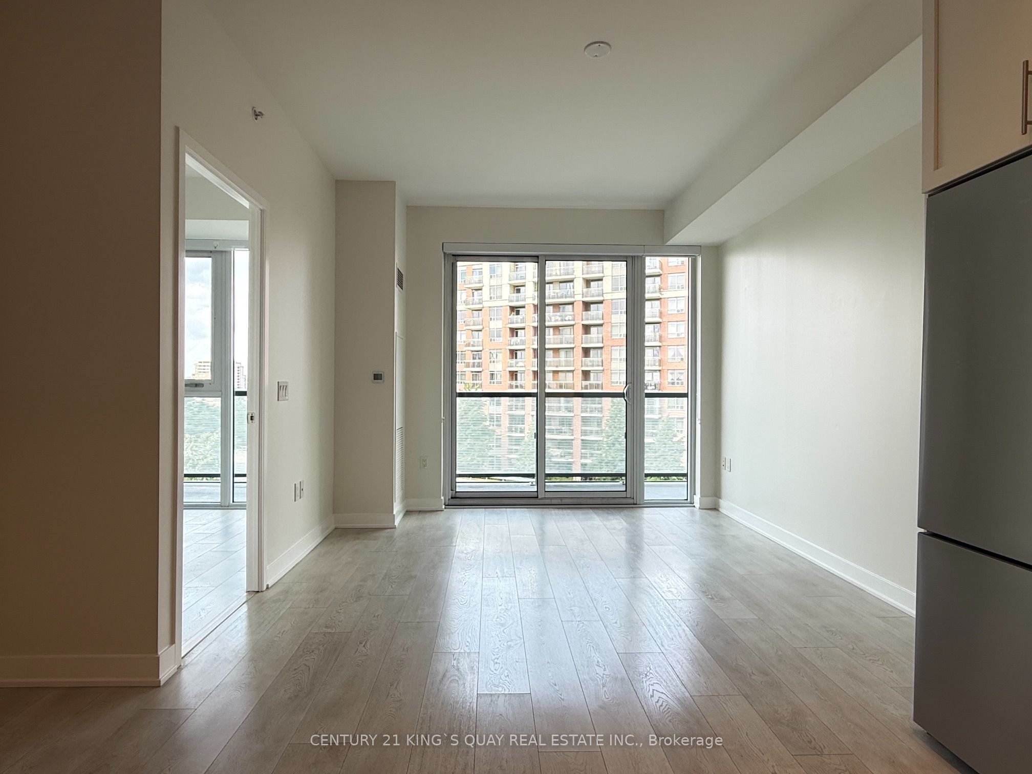 85 Oneida Crescent 704, Richmond Hill, ON L4B 0H4 photo 4