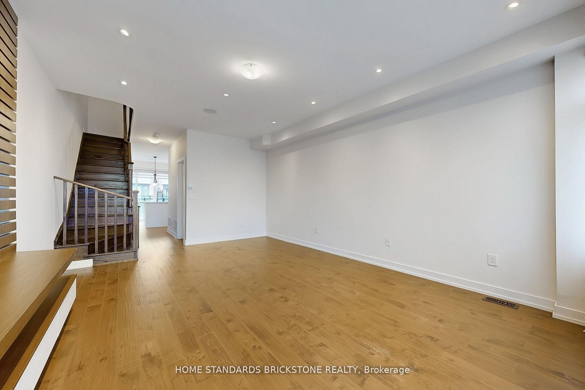 215 Salterton Circle, Vaughan, ON L6A 4Z2 photo 5