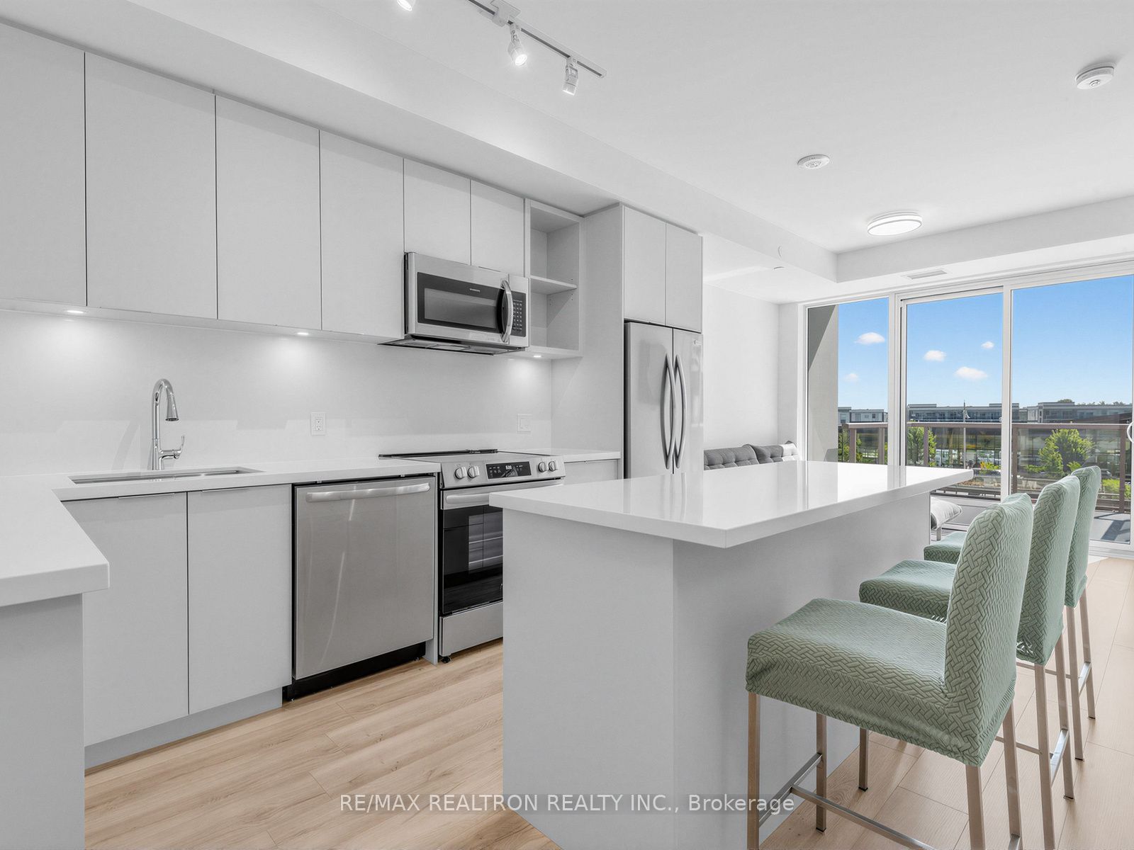 333 Sunseeker Avenue 250, Innisfil, ON L9R 0R6