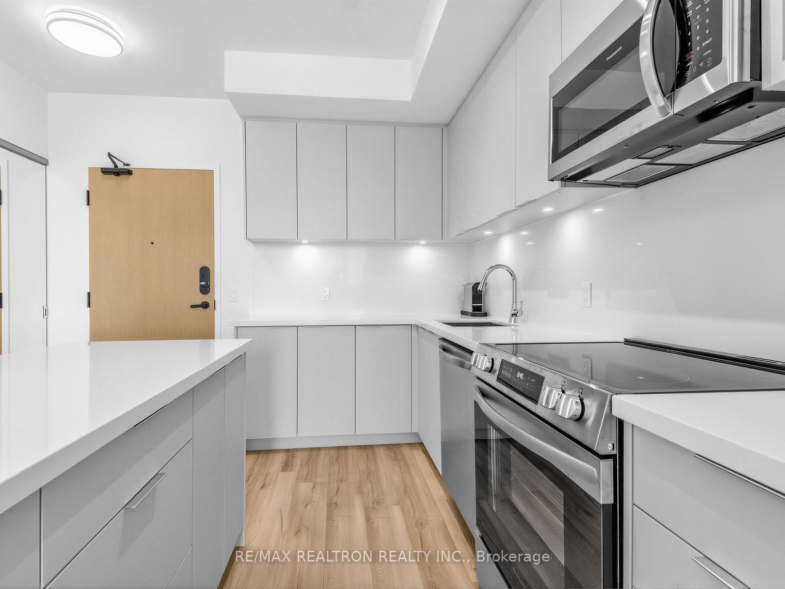 333 Sunseeker Avenue 250, Innisfil, ON L9R 0R6 photo 4
