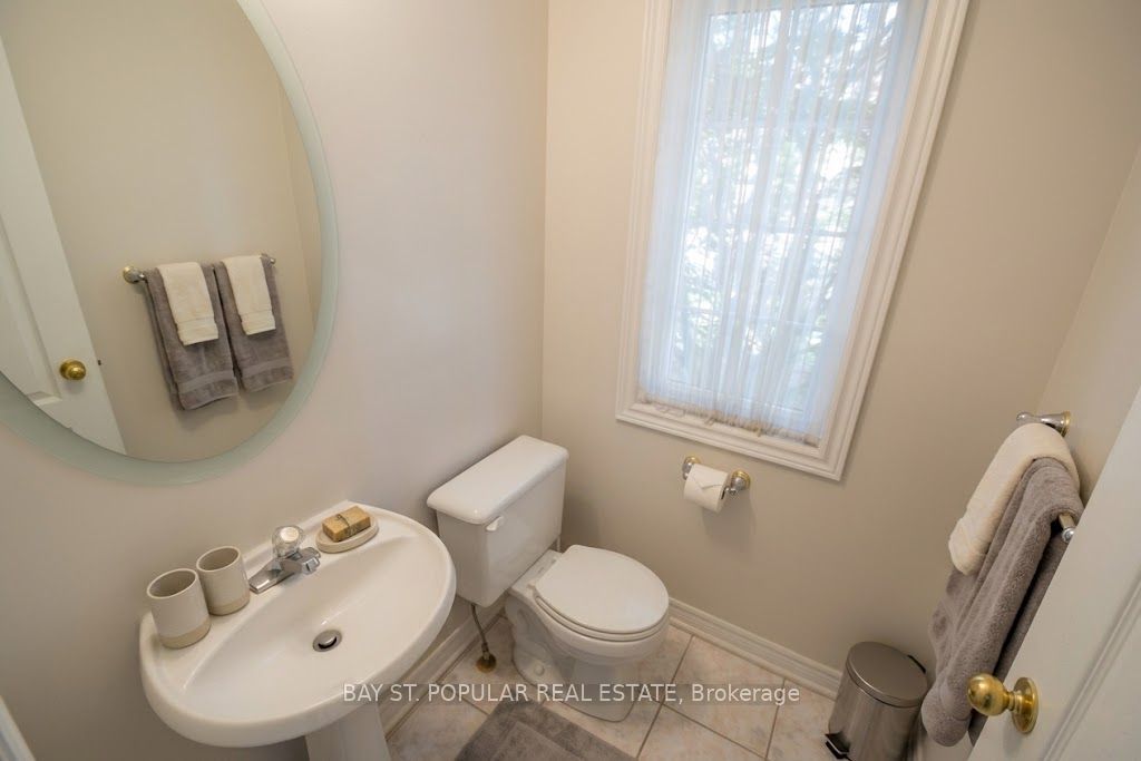 49 Angelica Avenue, Richmond Hill, ON L4S 2E1 photo 2