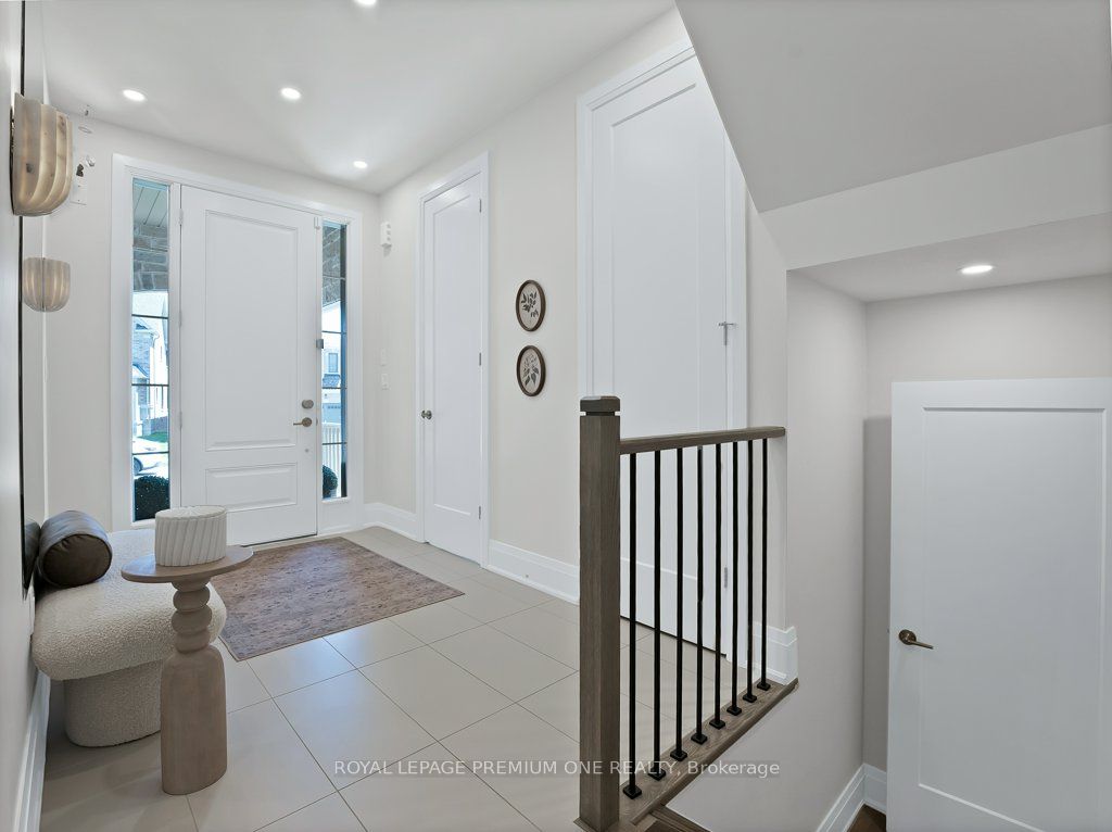 6 Byblos Court, East Gwillimbury, ON L9N 0T3 photo 3
