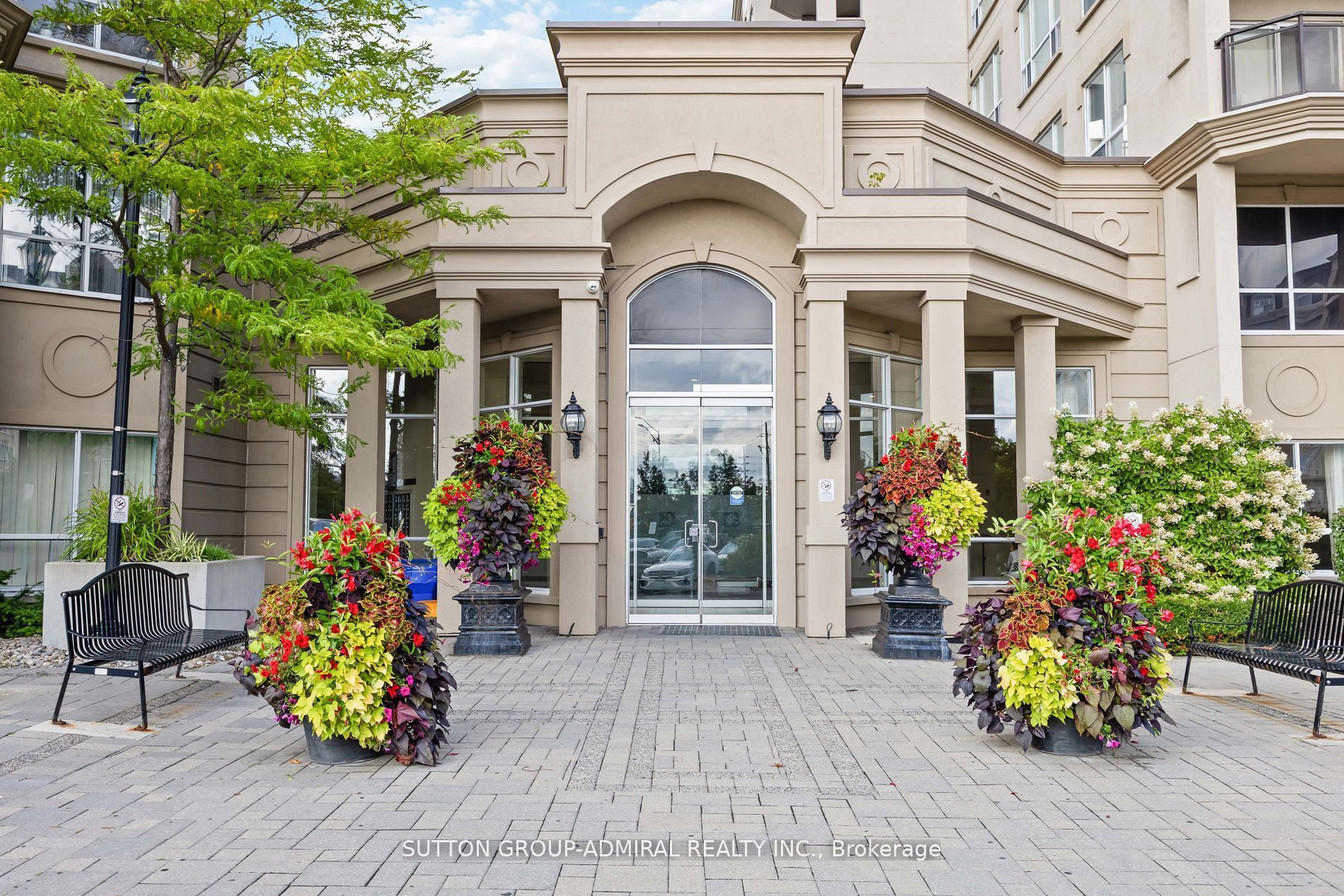 2 Maison Parc Court 315, Vaughan, ON L4J 9K4