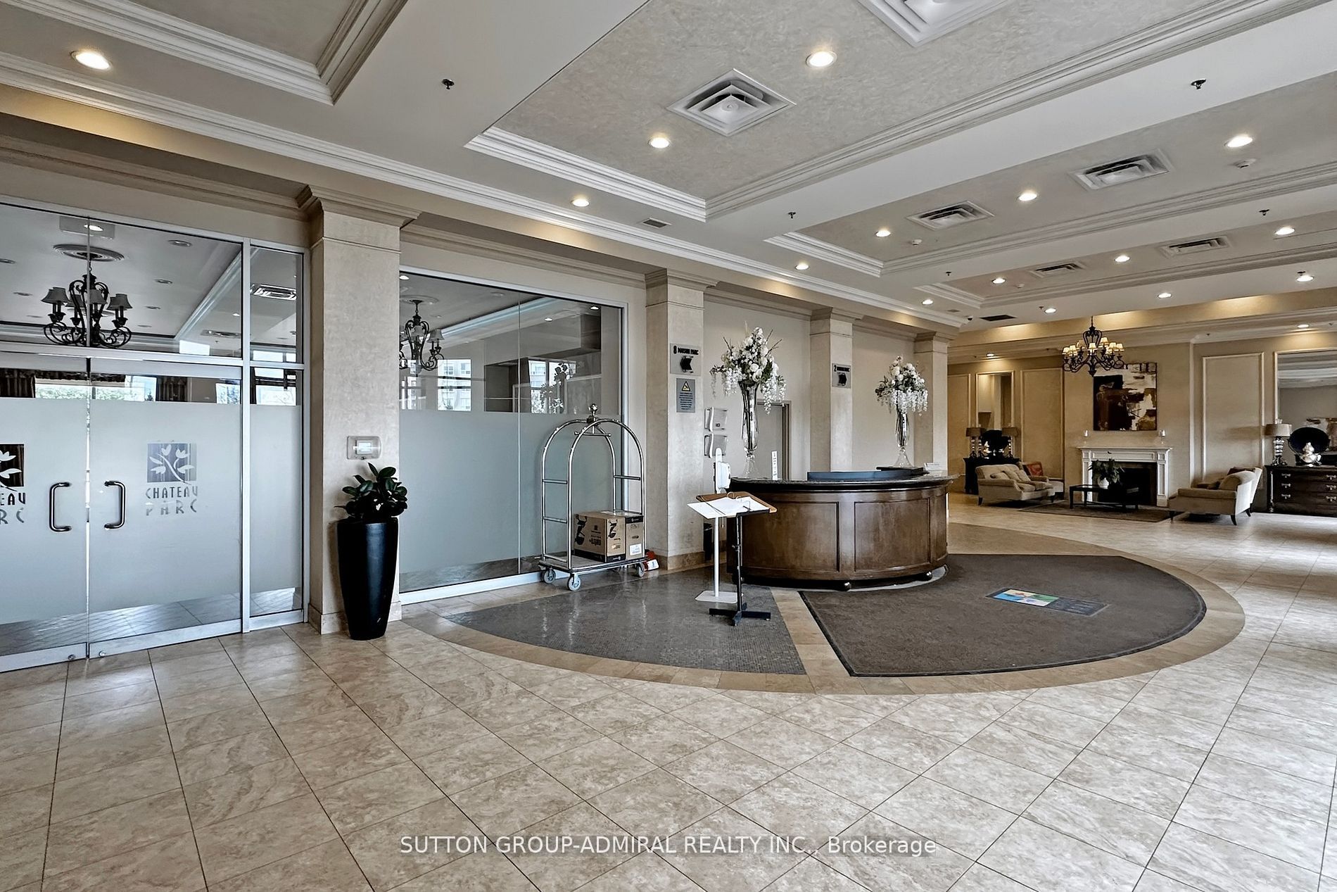 2 Maison Parc Court 315, Vaughan, ON L4J 9K4 photo 3