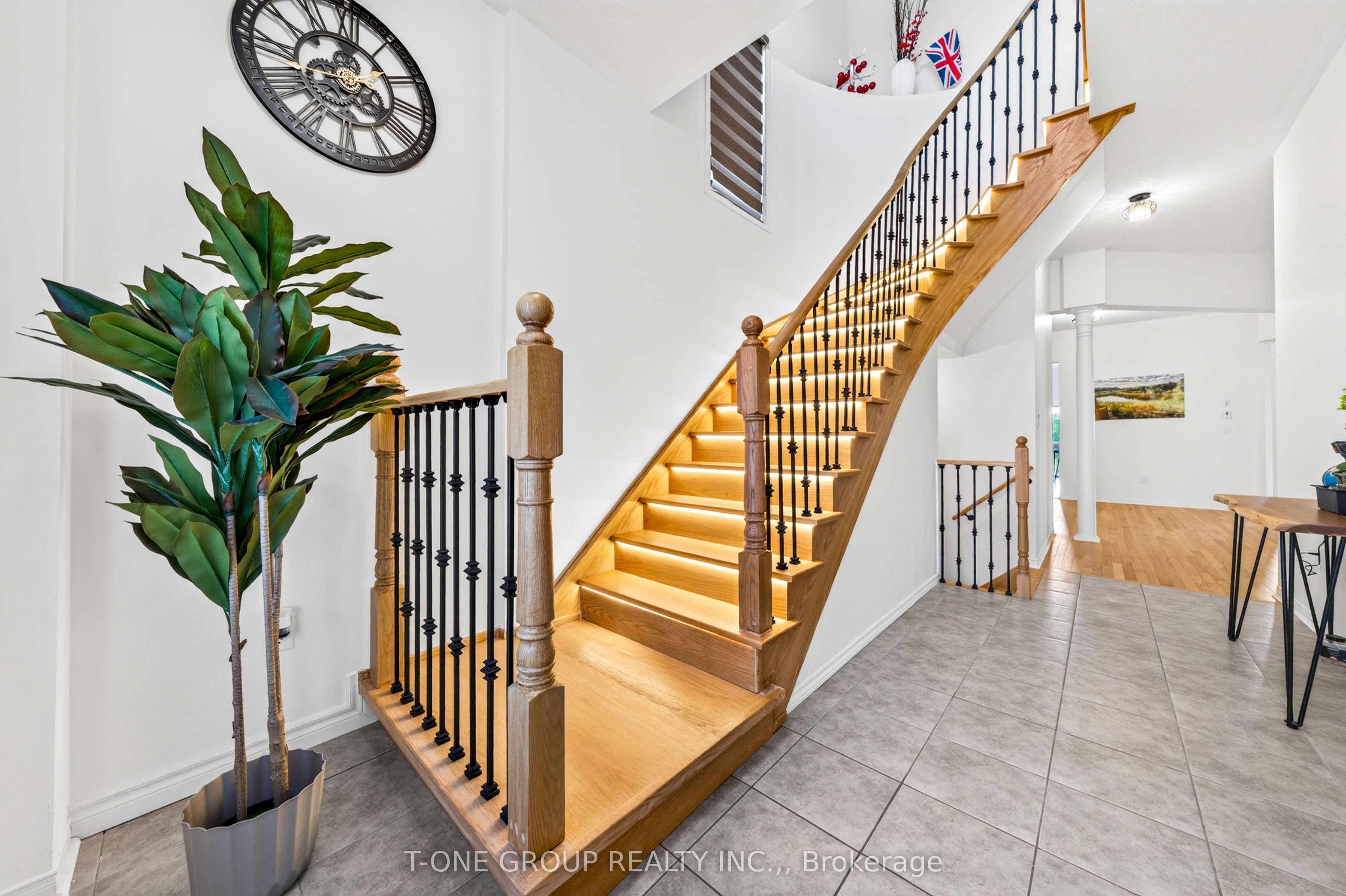 162 Hartney Drive, Richmond Hill, ON L4S 0L1 photo 3