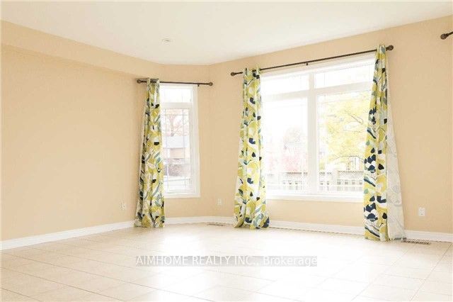 93 Bel Canto Crescent, Richmond Hill, ON L4E 4H4 photo 4