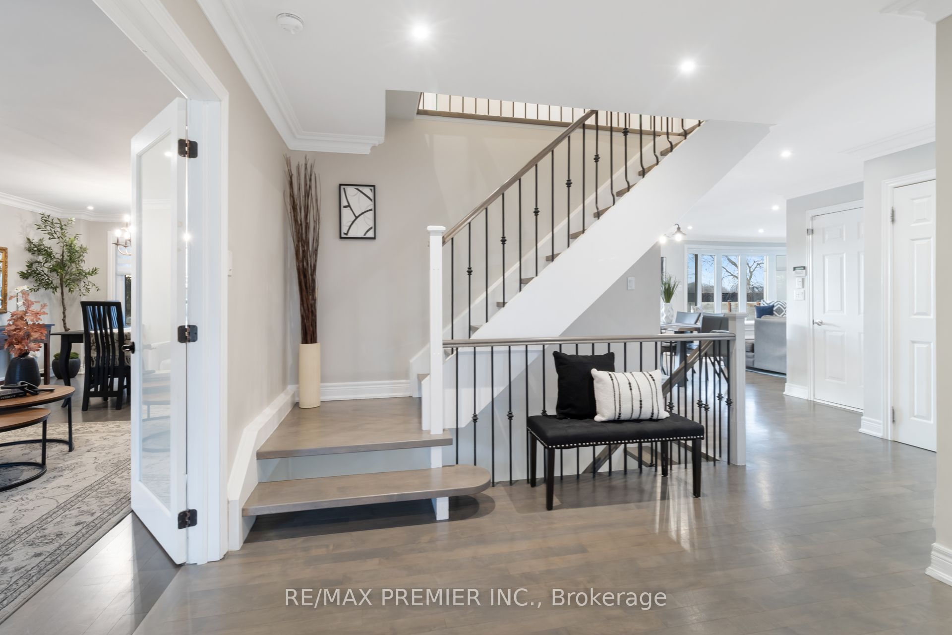 60 Nobleview Drive, King, ON L0G 1N0 photo 2