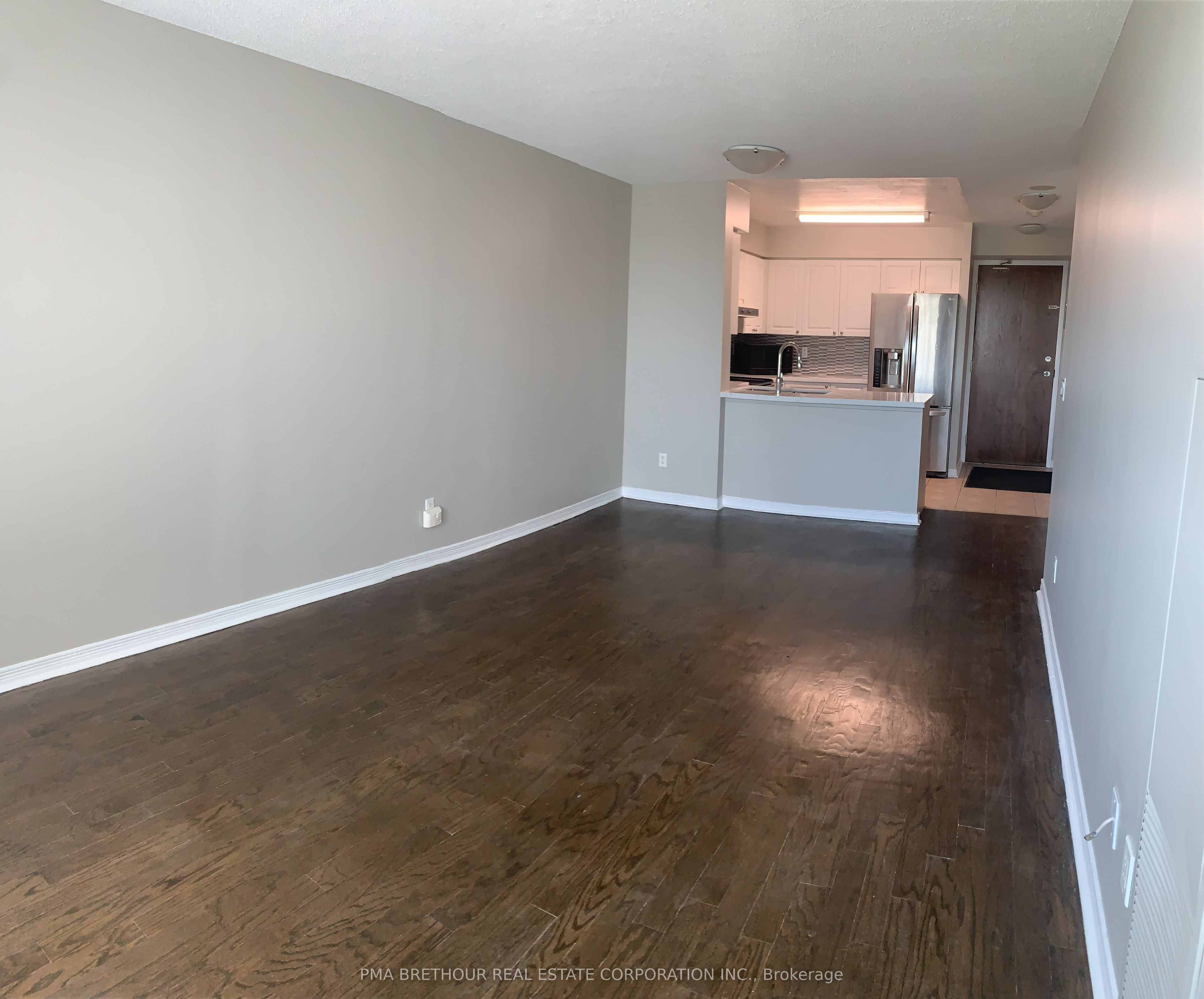 11 Oneida Crescent 609, Richmond Hill, ON L4B 0A1 photo 4
