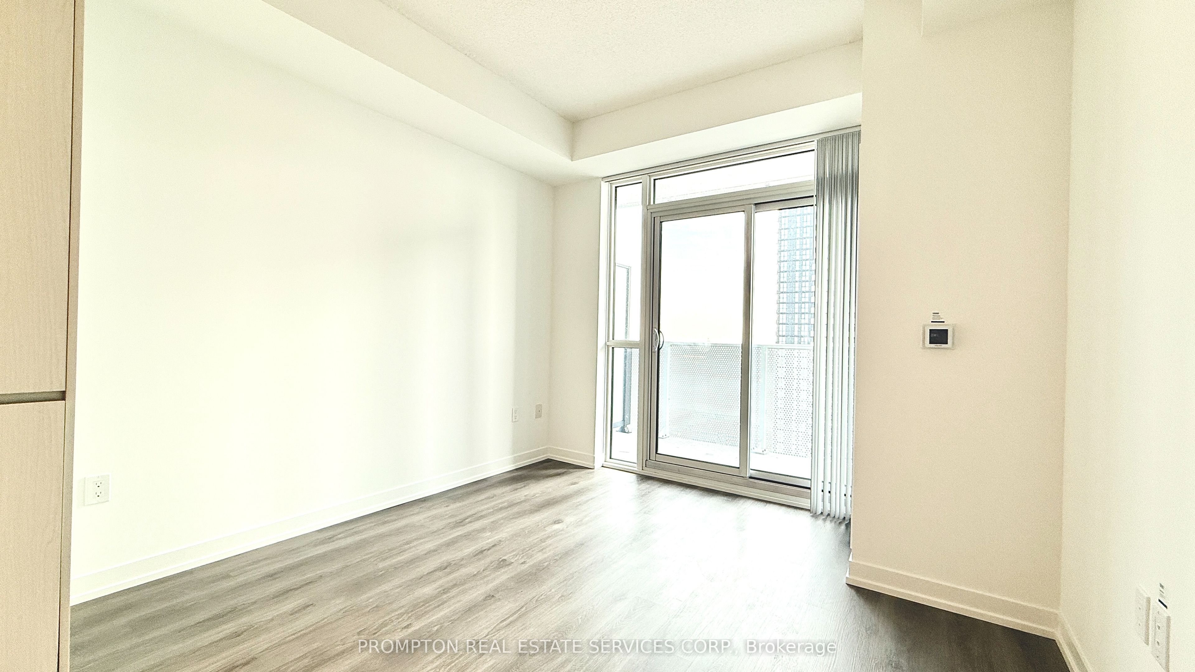 28 Interchange Way 3002, Vaughan, ON L4K 0P8 photo 5
