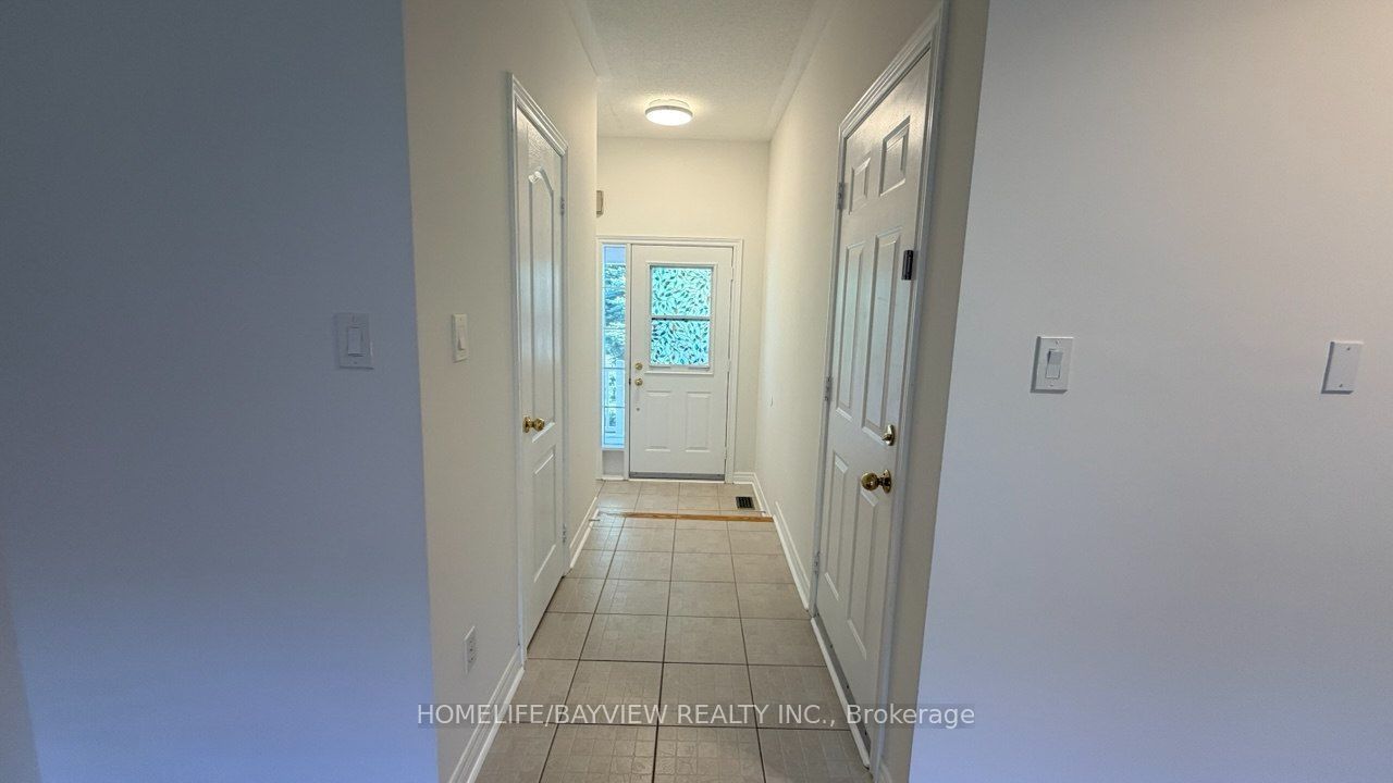 20 Gwilliam Lane, Aurora, ON L4G 7V3 photo 4