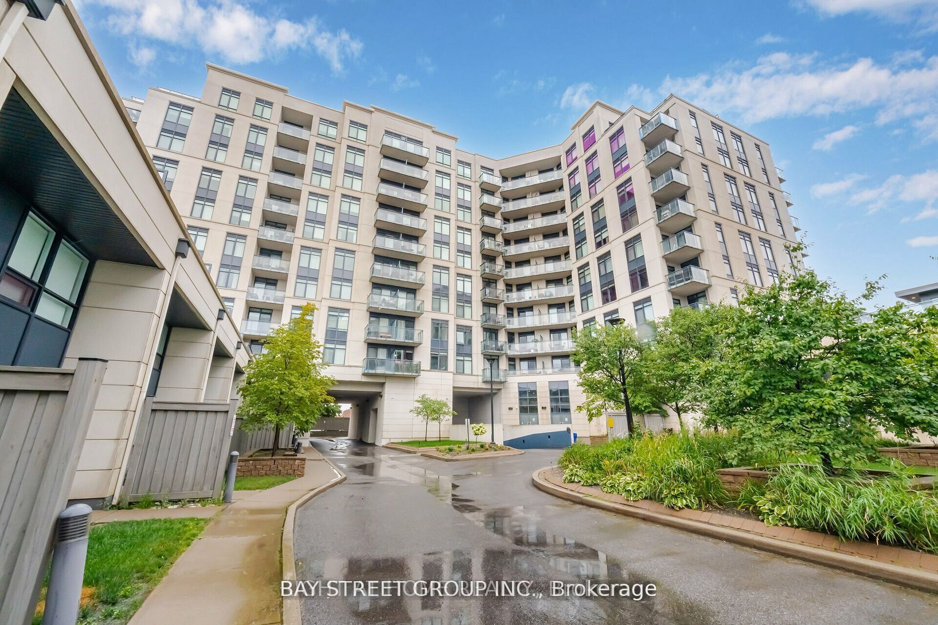 24 Woodstream Boulevard W 616, Vaughan, ON L4L 8C4 photo 2