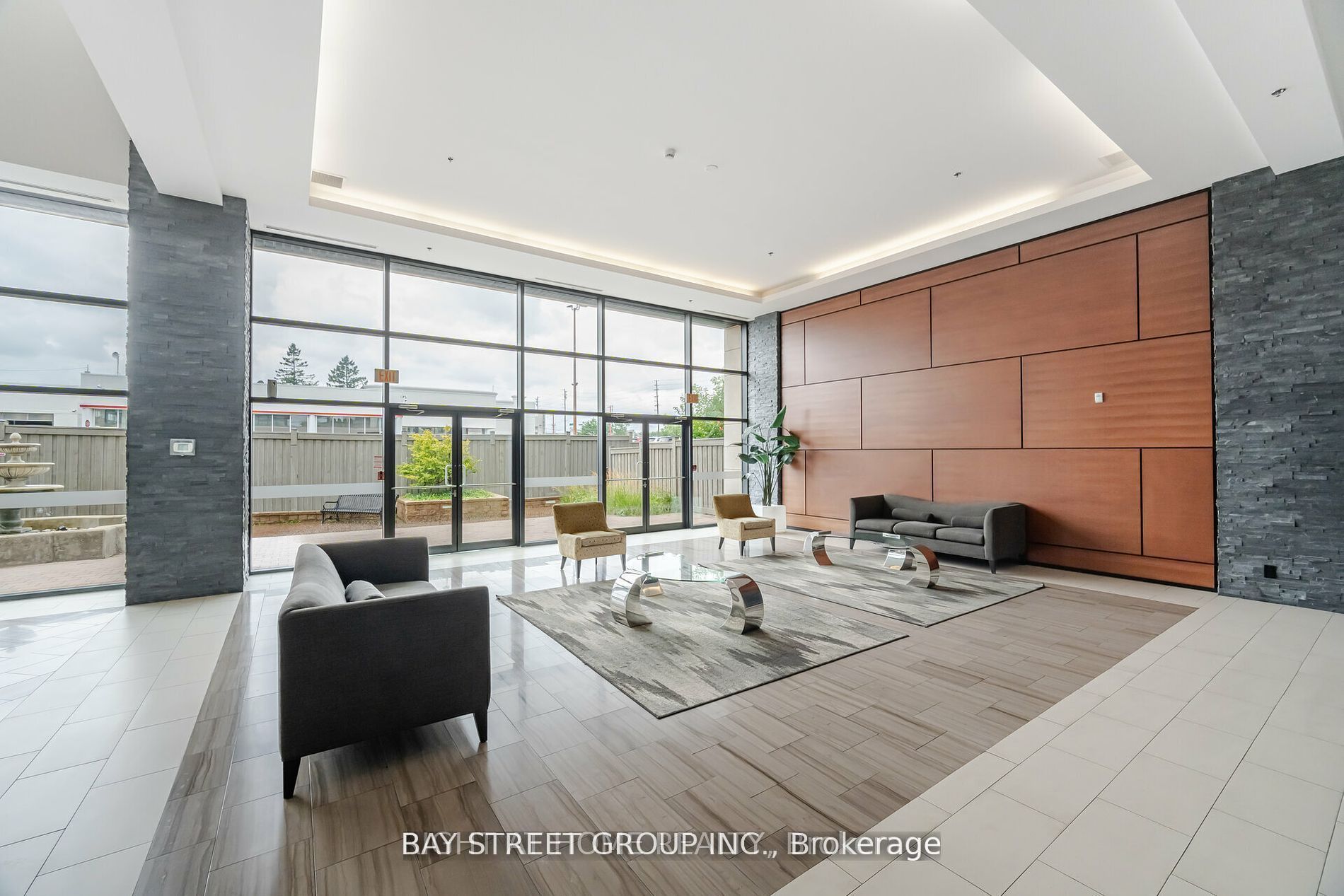 24 Woodstream Boulevard W 616, Vaughan, ON L4L 8C4 photo 4
