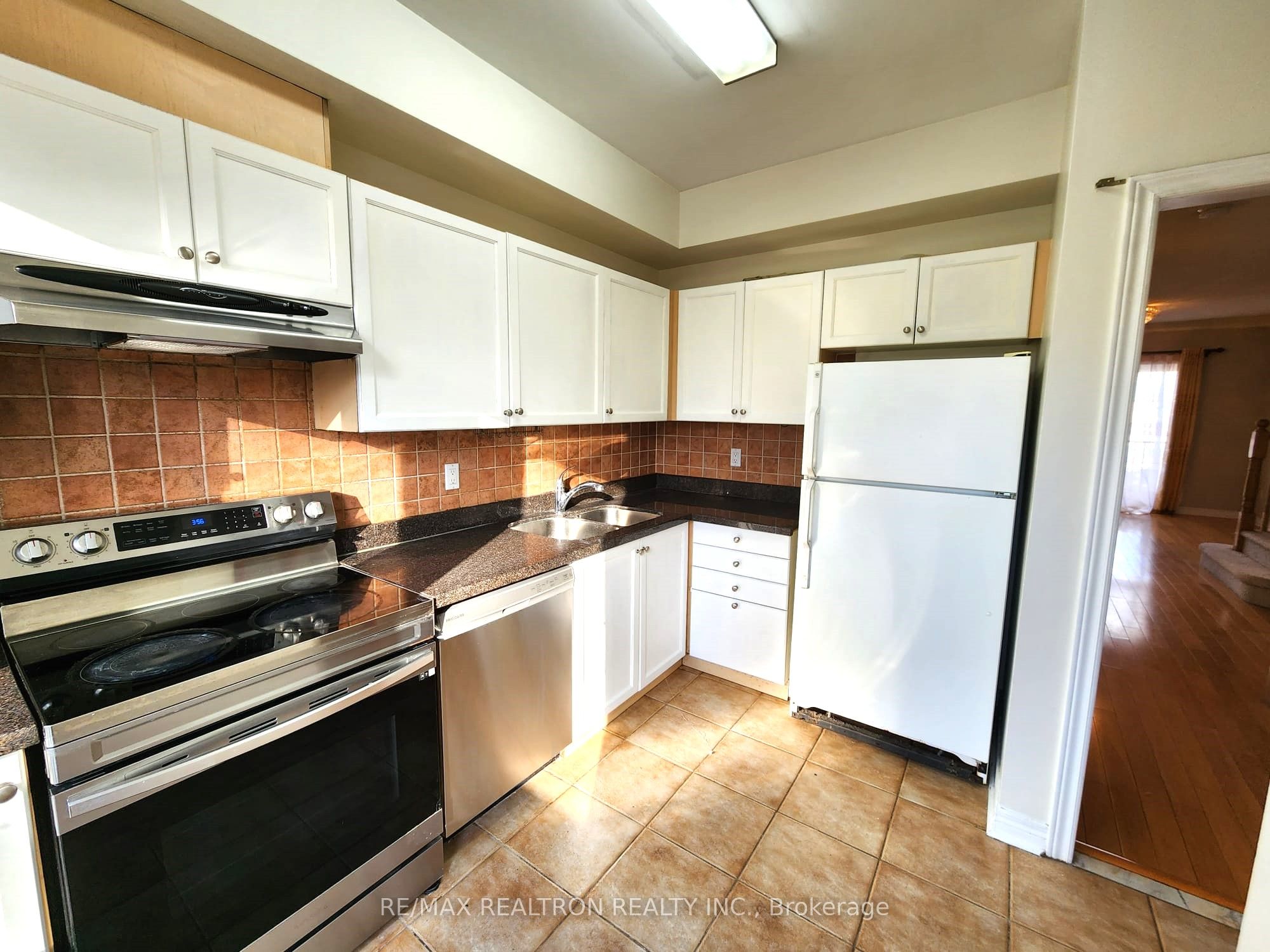 17 Carnation Road, Markham, ON L3T 7V3 photo 5