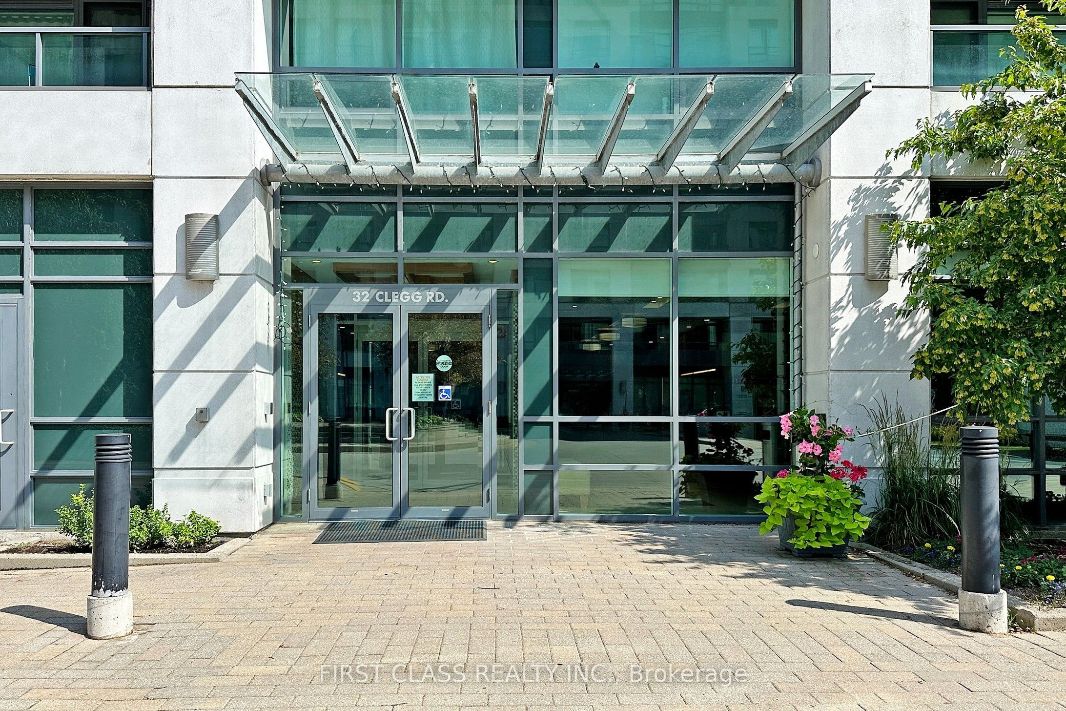 32 Clegg Road 718, Markham, ON L6G 0B2 photo 2
