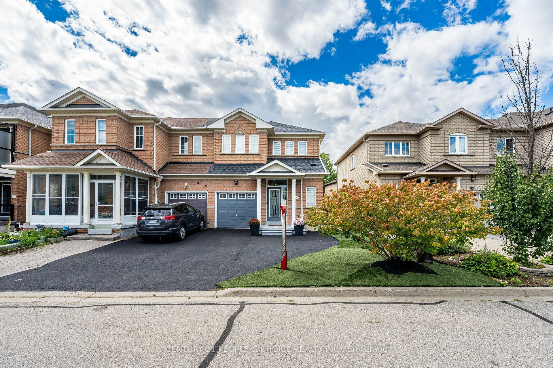 211 Wildberry Crescent, Vaughan, ON L4H 2H7