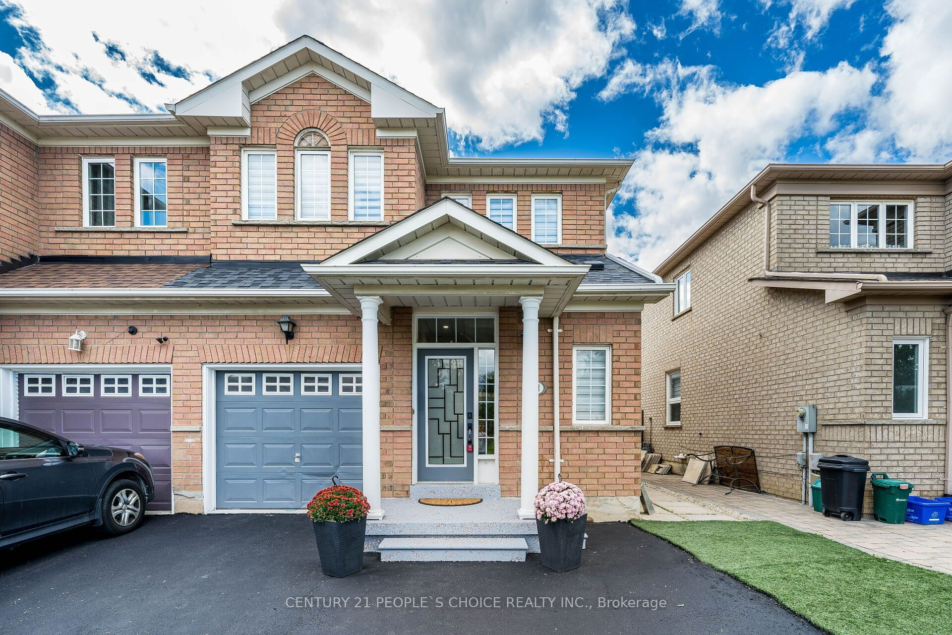 211 Wildberry Crescent, Vaughan, ON L4H 2H7 photo 2