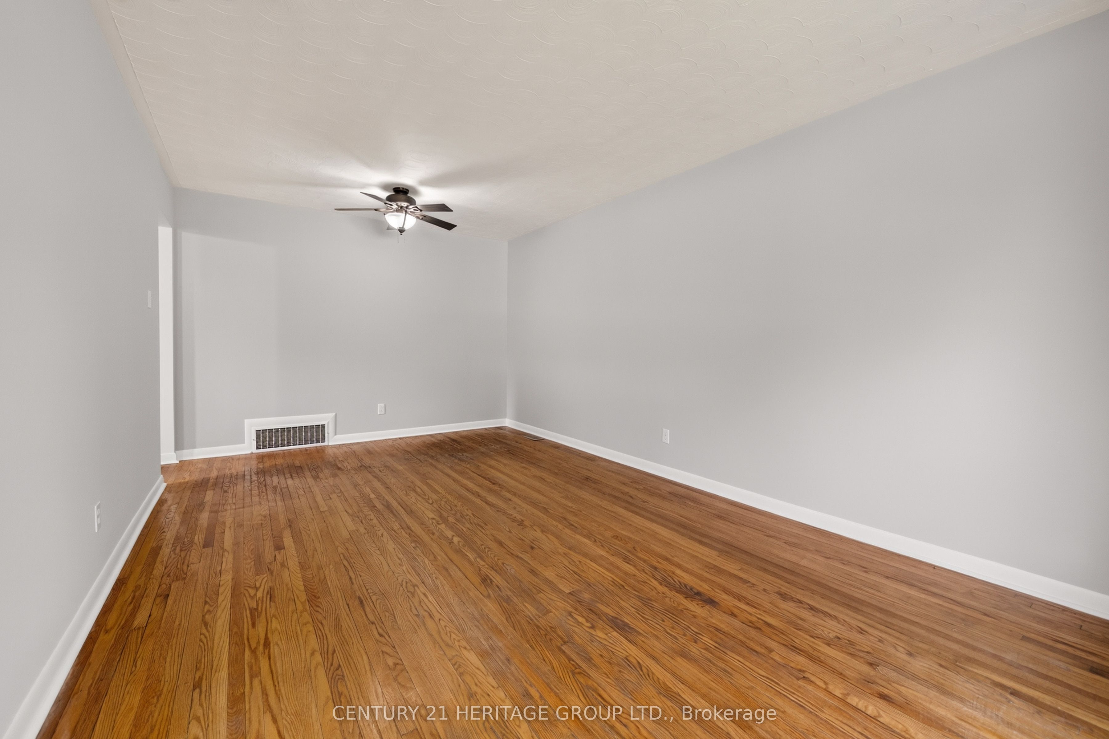 72 Kulpin Avenue, Bradford West Gwillimbury, ON L3Z 1T7 photo 4