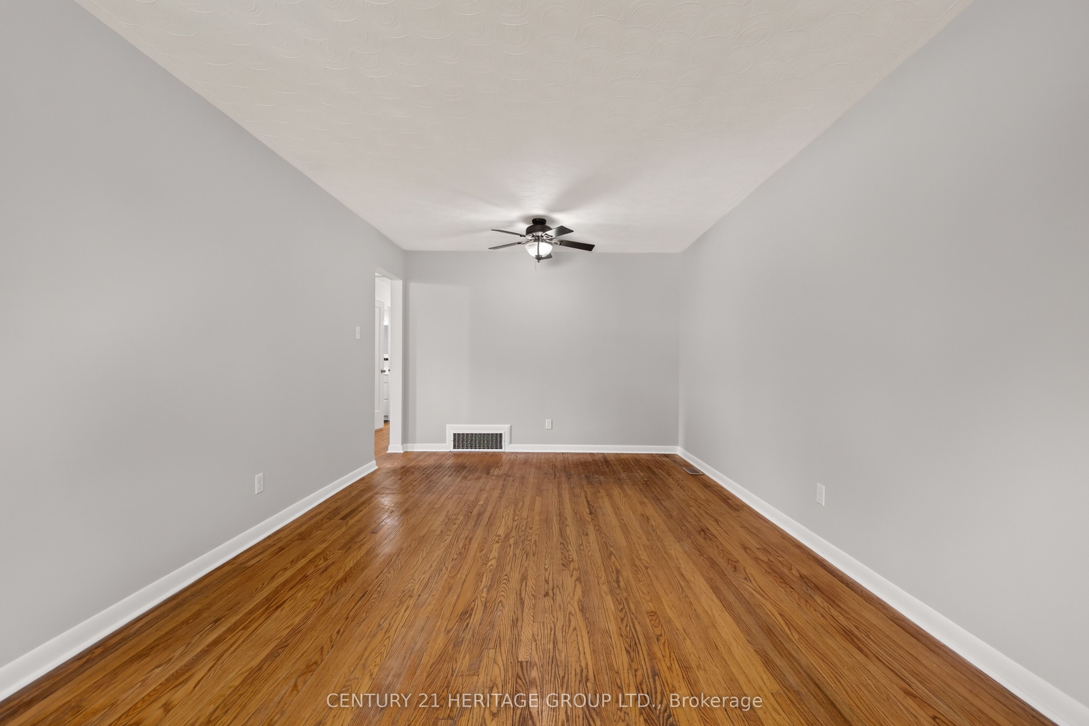 72 Kulpin Avenue, Bradford West Gwillimbury, ON L3Z 1T7 photo 5