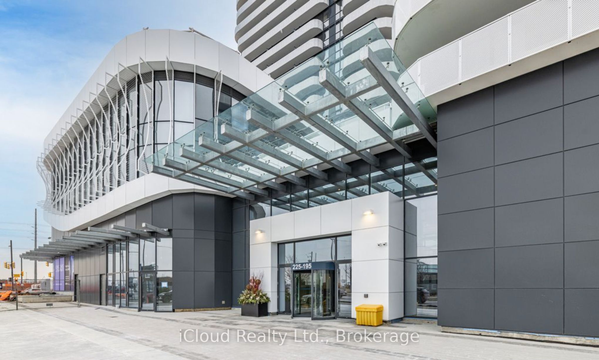 195 Commerce Street 1211, Vaughan, ON L4K 0P9 photo 4