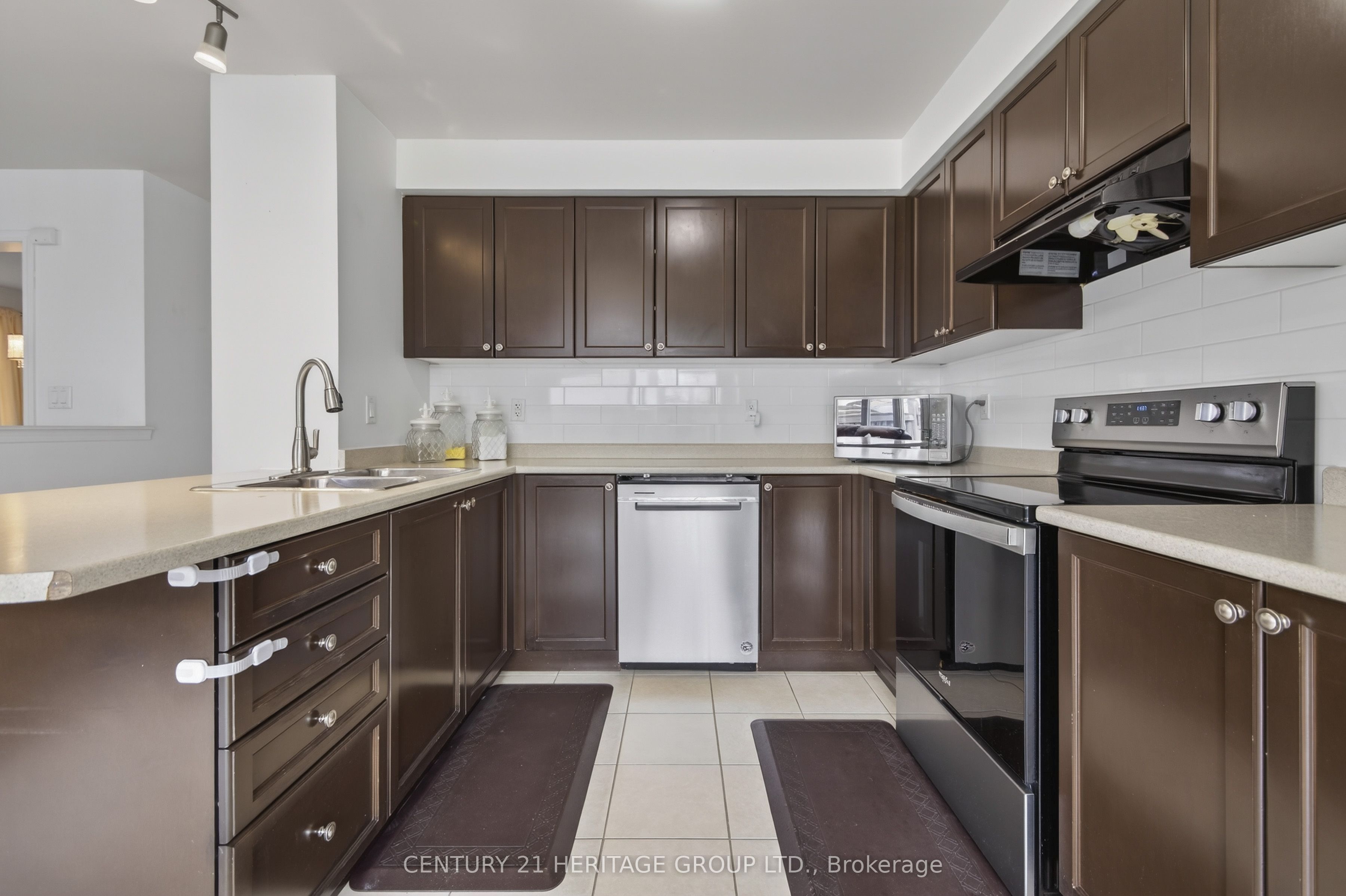 17 Gordon Drive, New Tecumseth, ON L9R 0J1 photo 4