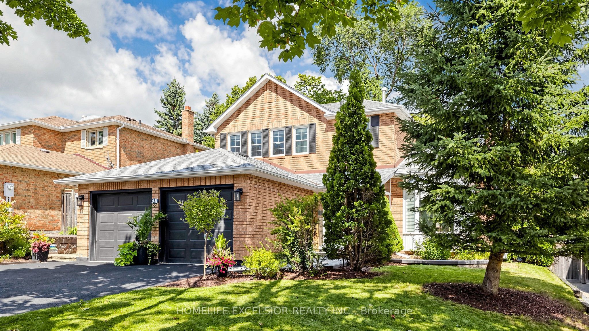88 Kemano Road, Aurora, ON L4G 2Y3 photo 2