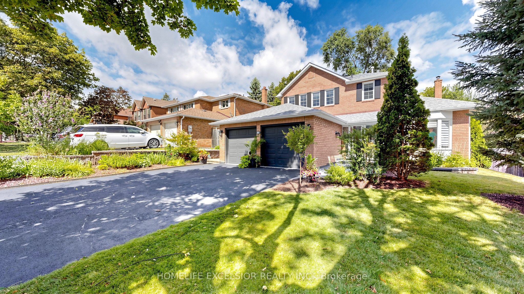 88 Kemano Road, Aurora, ON L4G 2Y3 photo 3