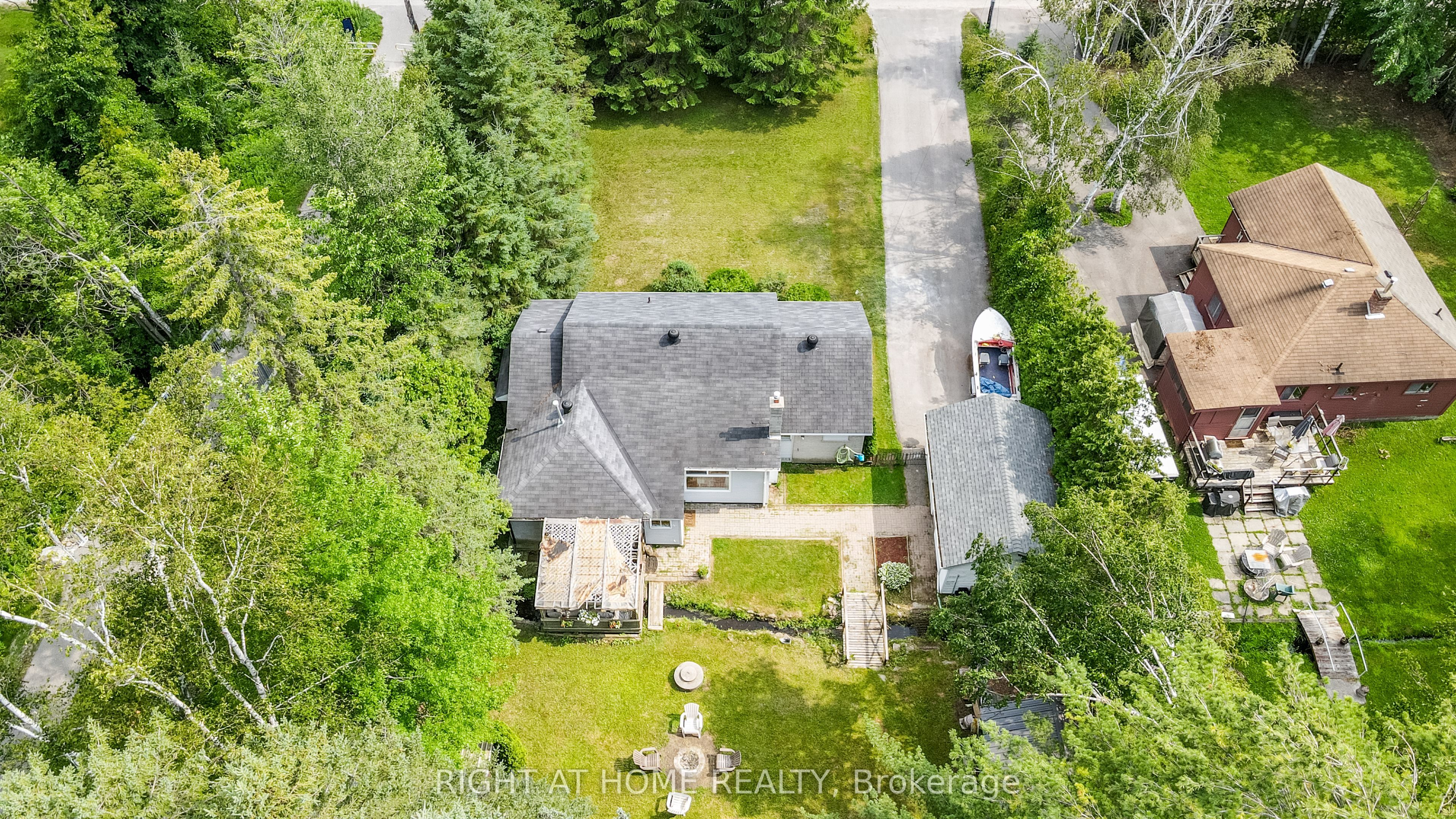 774 James Street, Innisfil, ON L9S 2G6 photo 2