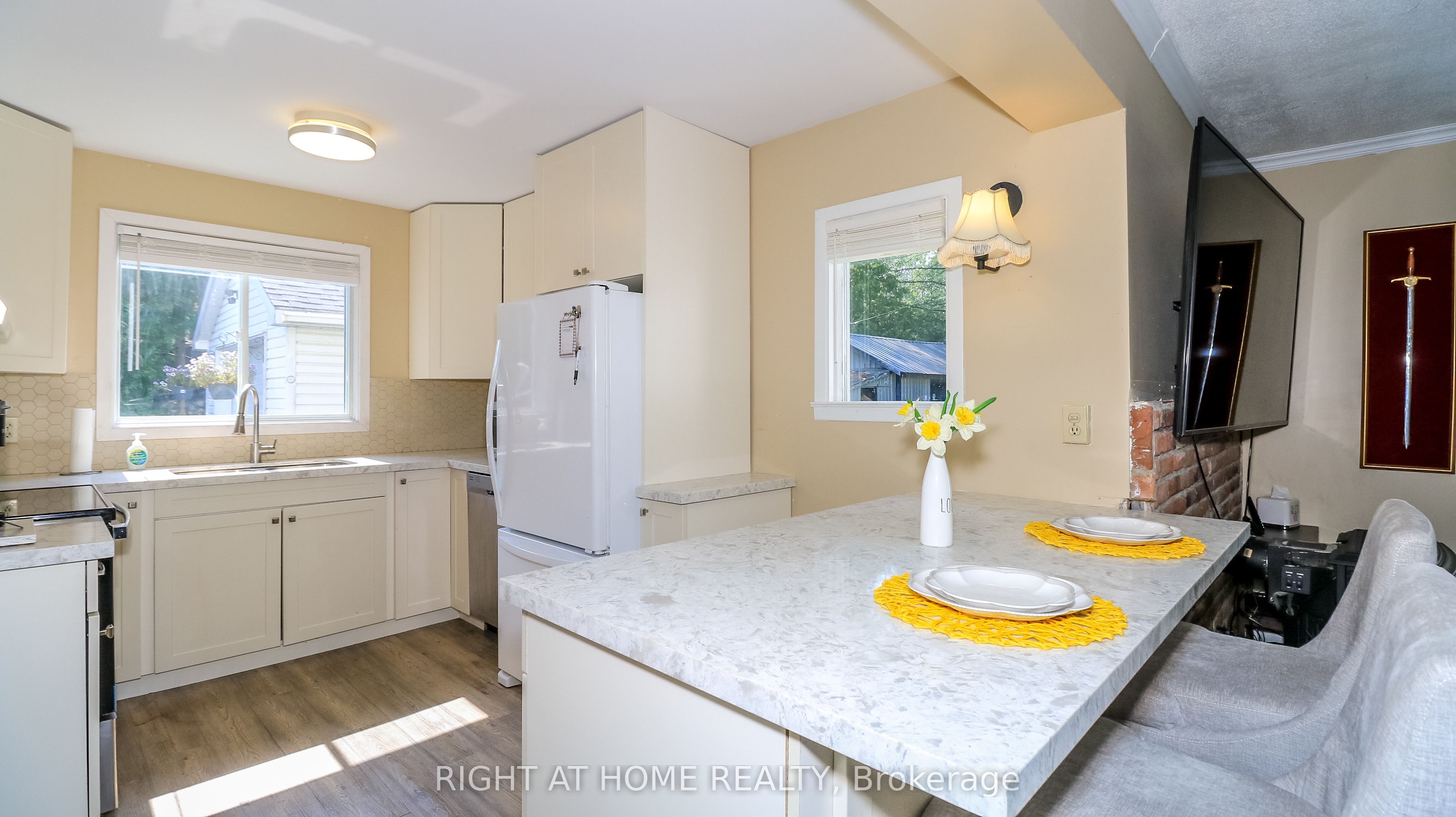 774 James Street, Innisfil, ON L9S 2G6 photo 4