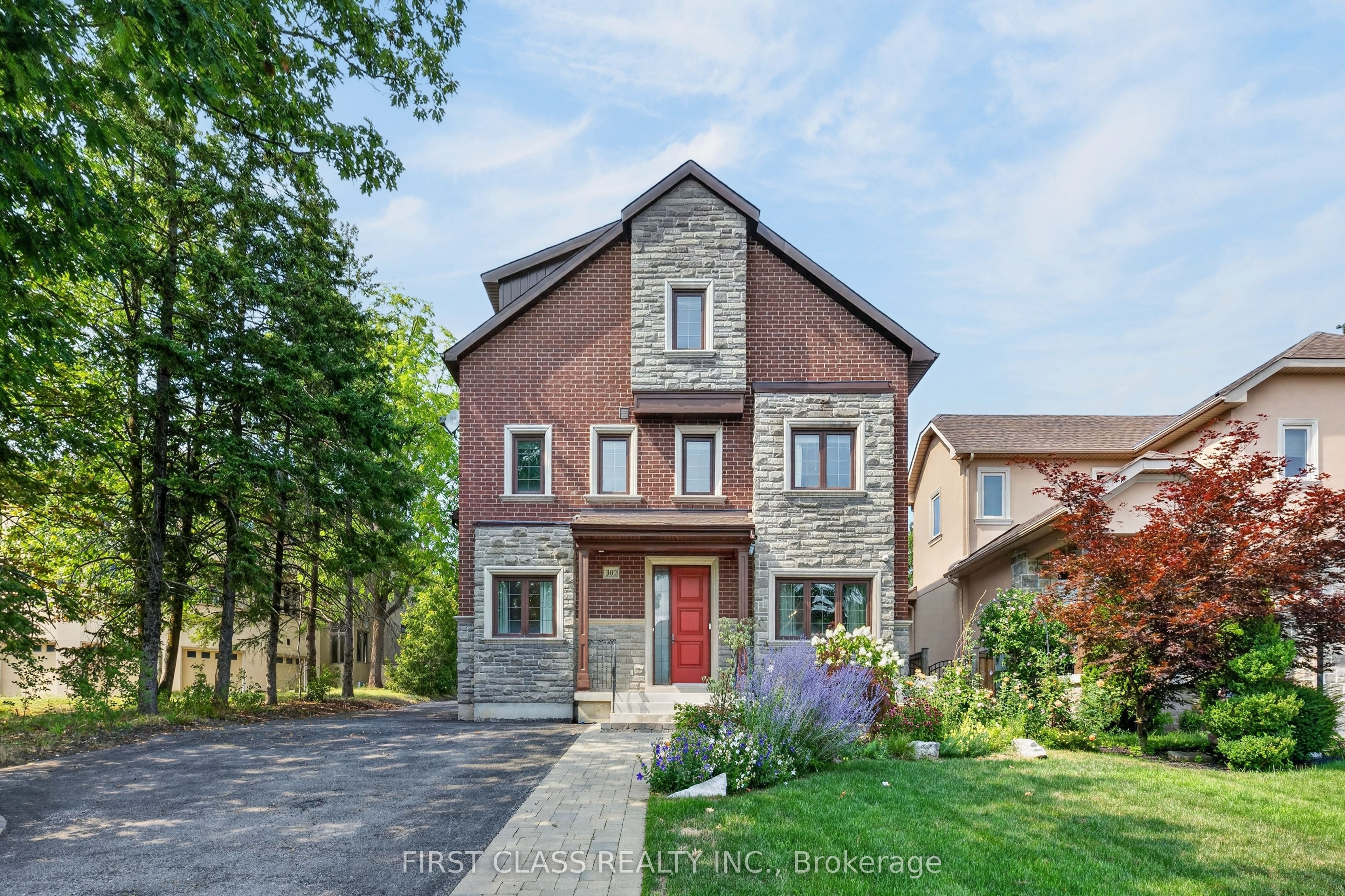 302 Brookside Road, Richmond Hill, ON L4C 0K8 photo 2