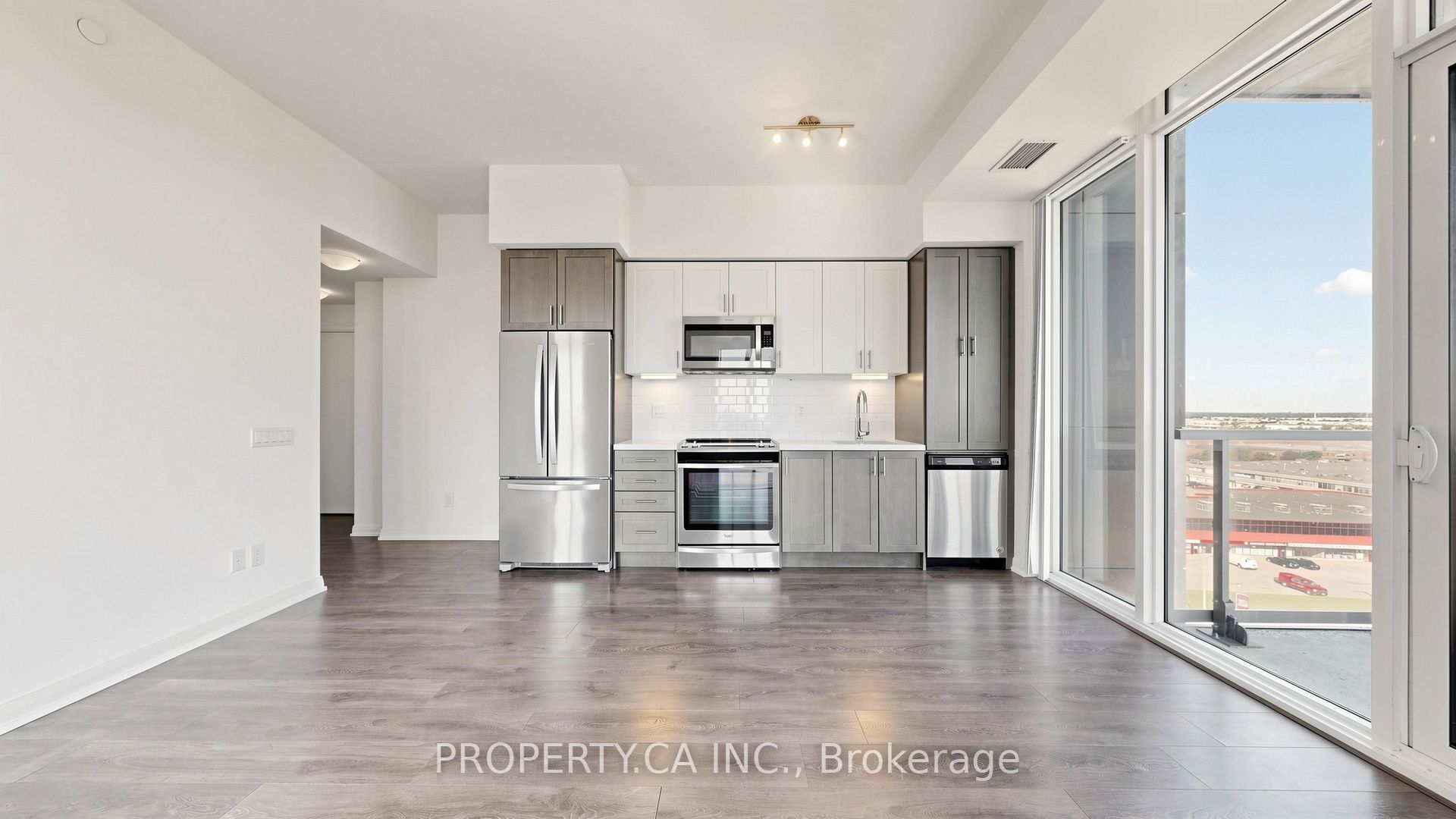 7895 Jane Street 915, Vaughan, ON L4K 0K2 photo 3
